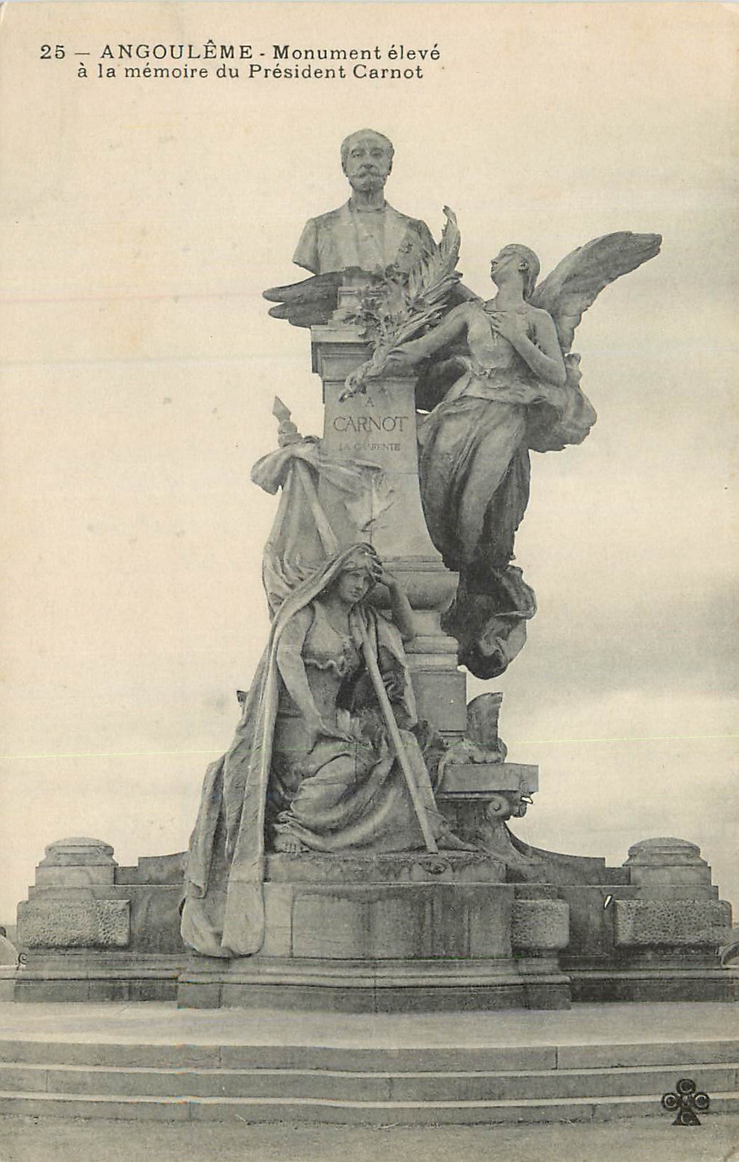 Angoulême - Monument élevé à la mémoire du Président Carnot