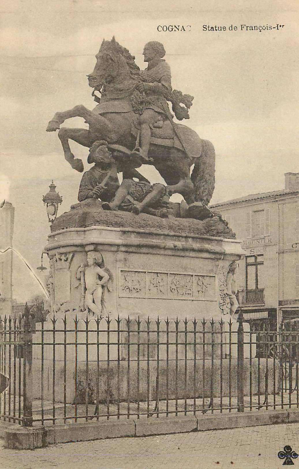 CPA Cognac Statue de Francois 1er