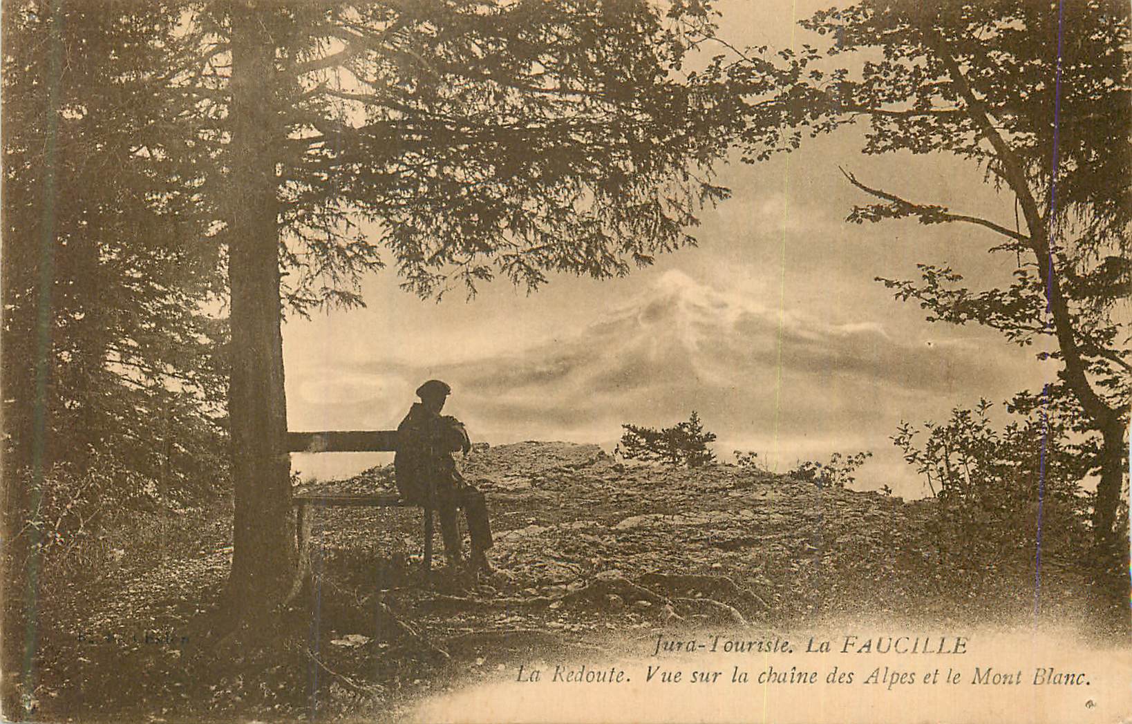 La Redoute — Vue sur la chaîne des Alpes et le Mont Blanc — La Faucille, Jura-Tourisme