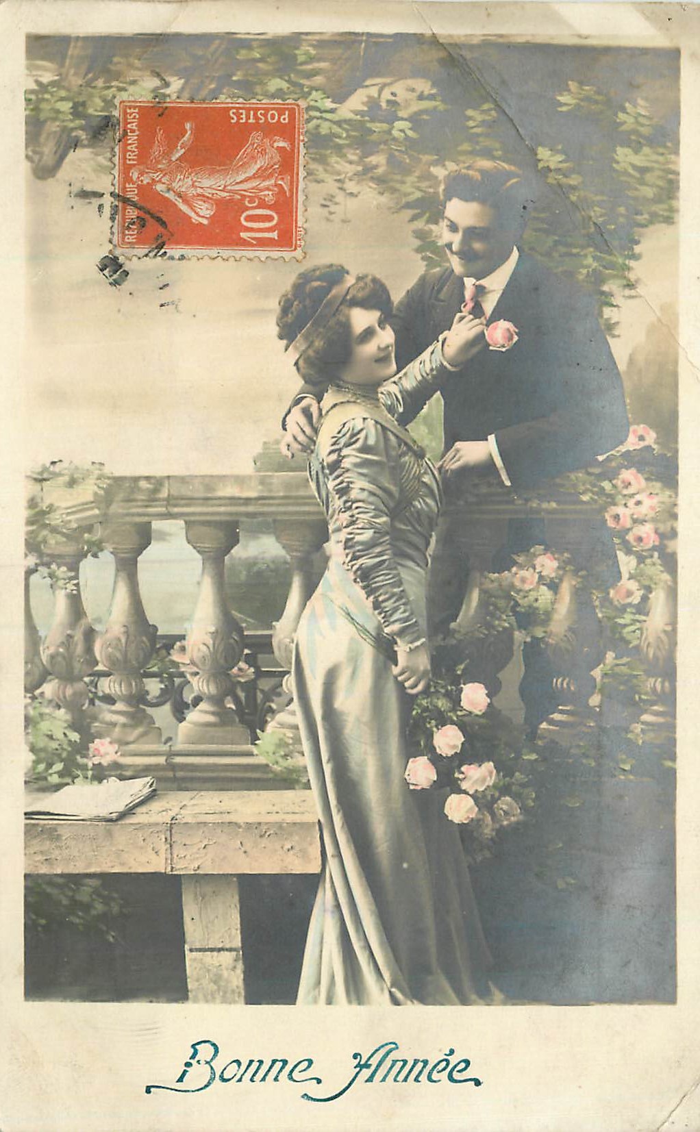 Couple amoureux sur balcon — Bonne Année — République Française