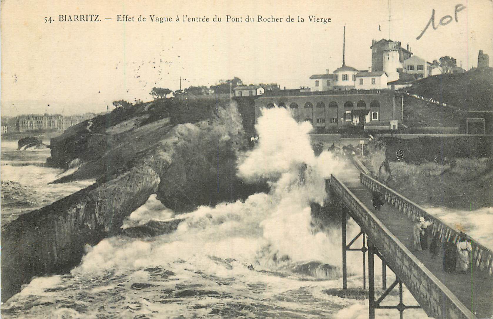 Biarritz — Effet de Vague à l'entrée du Pont du Rocher de la Vierge — éditeur LOP