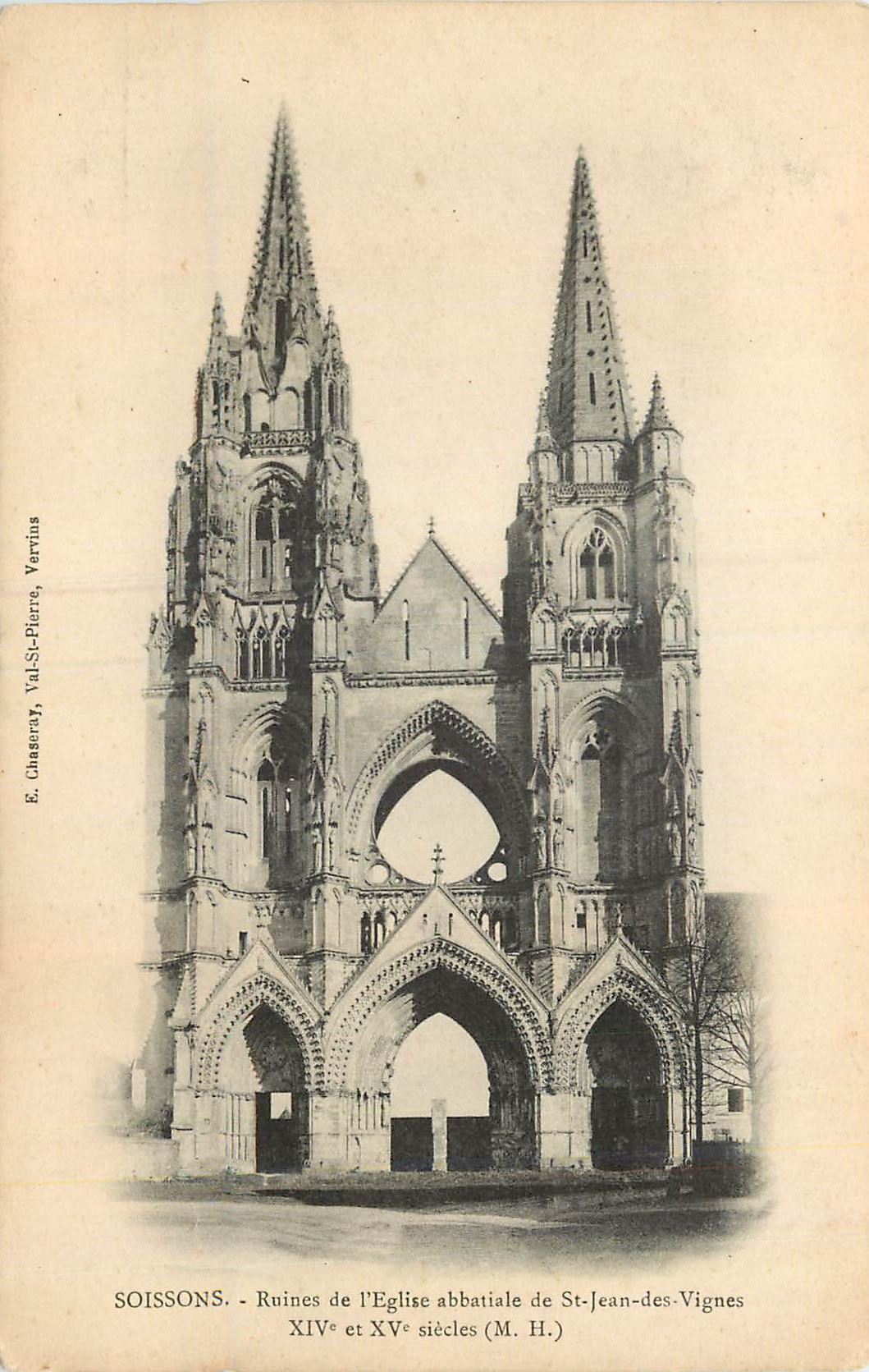 CPA Soissons Ruines de l'Eglise Abbatiale de St Jean des Vignes XIVe et XVe Siecles