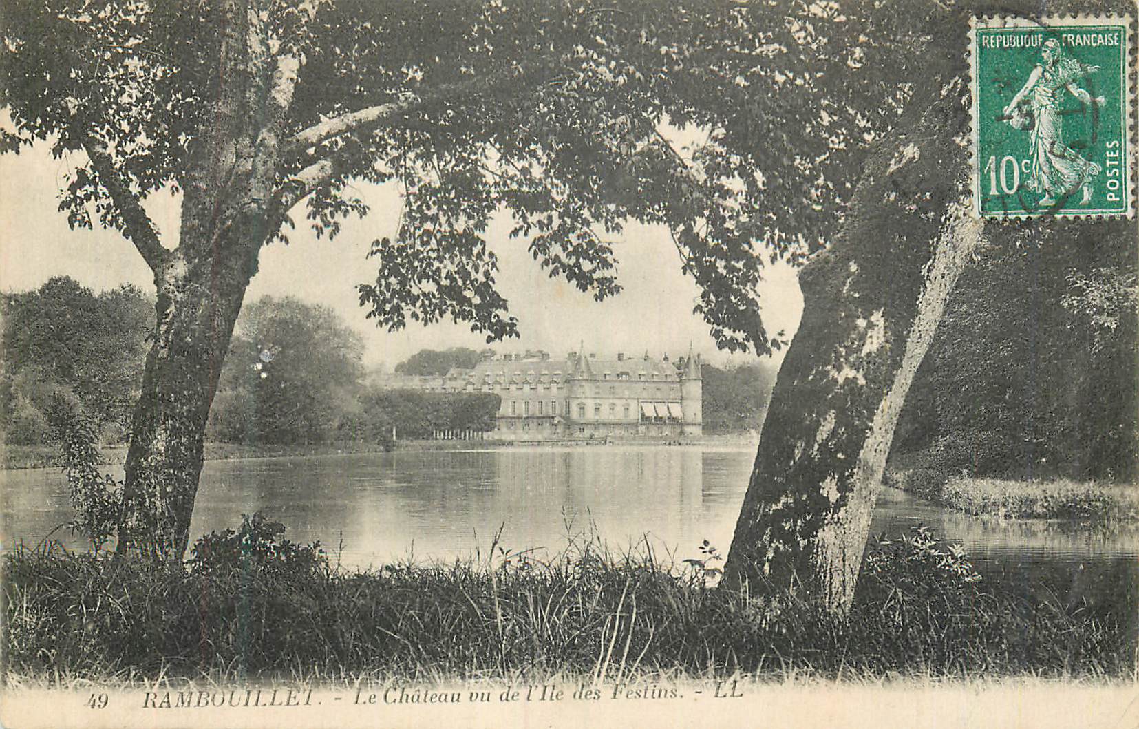Rambouillet - Le Château vu de l'Île des Festins - LL