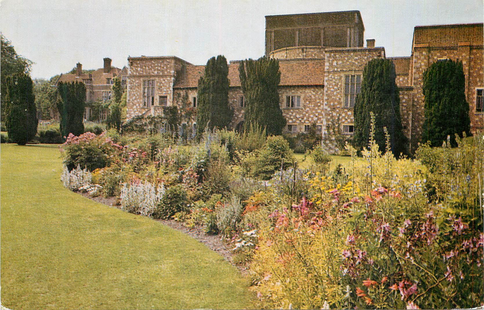 Jardin et château de Waddesdon Manor — Angleterre — éditeur non visible