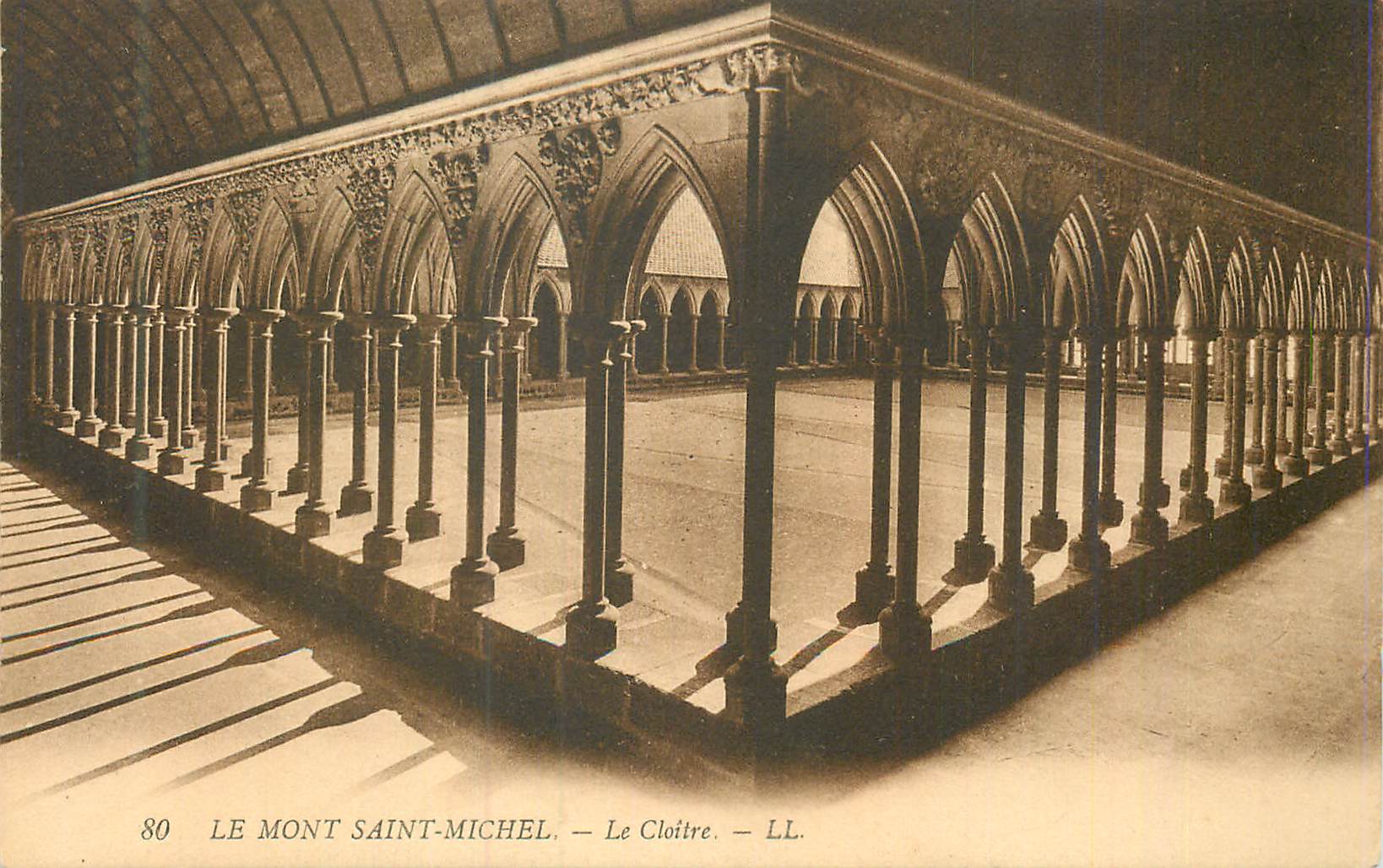 CPA Le Mont Saint Michel le Cloitre