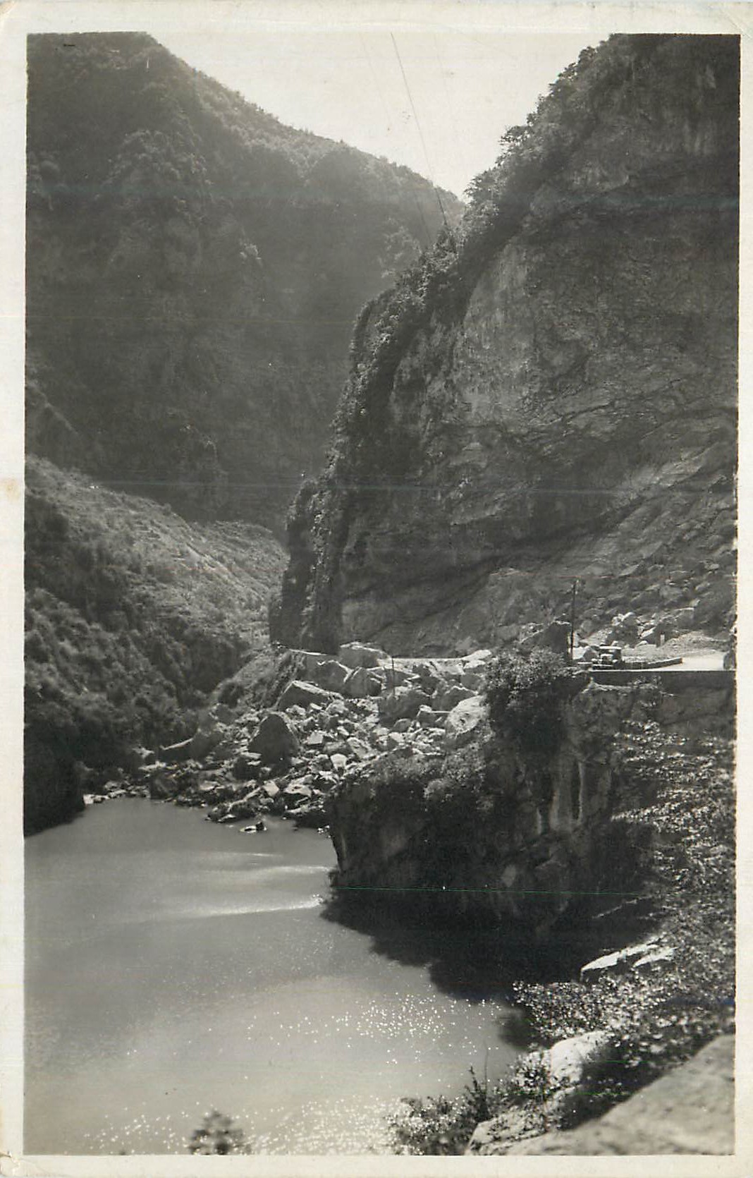 Gorges du Rhône — vue panoramique — éditeur inconnu