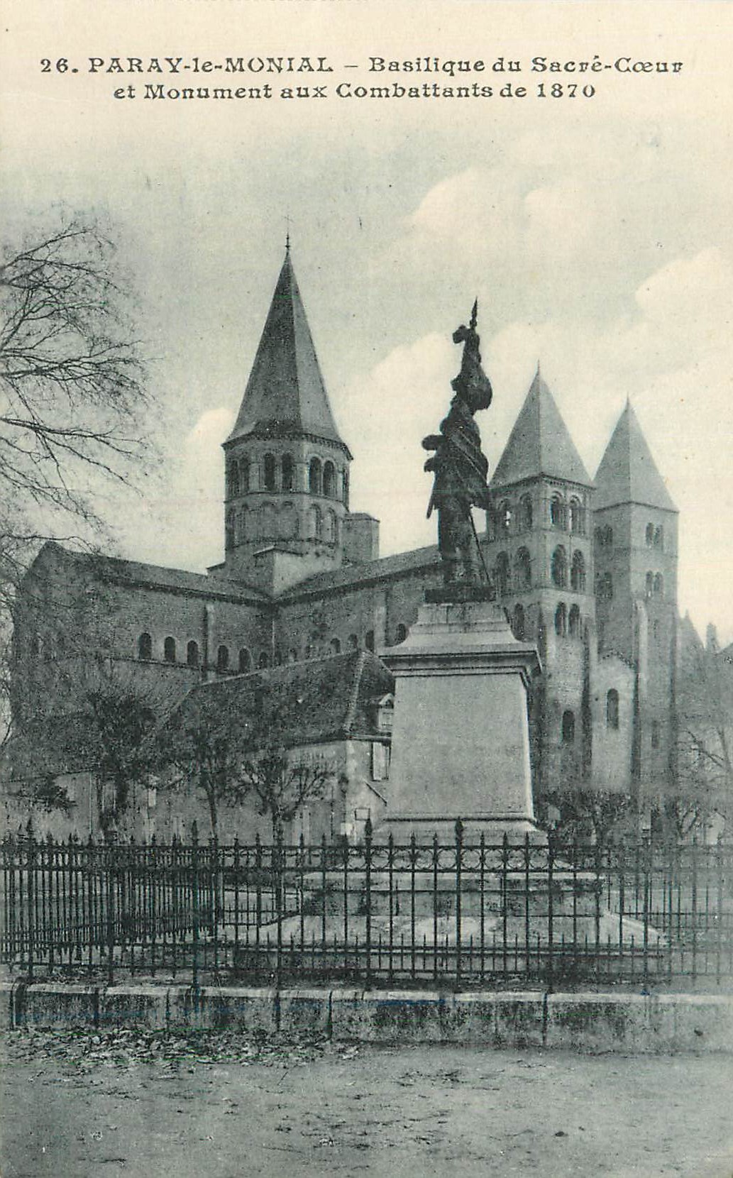 Paray-le-Monial — Basilika des Heiligen Herzens und Denkmal für die Kämpfer von 1870