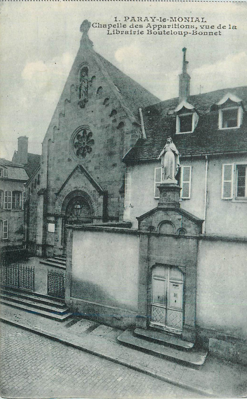 Paray-le-Monial — Chapelle des Apparitions, vue de la Librairie Bouteloup-Bonnet