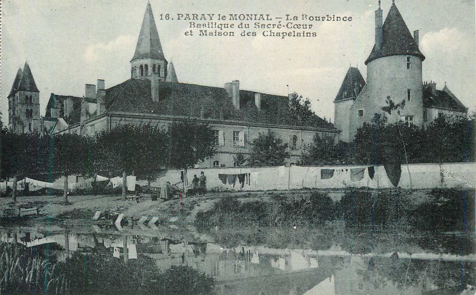 CPA Paray le Monial La Bourbince Basilique du Sacre Coeur et Maison des Chapelains