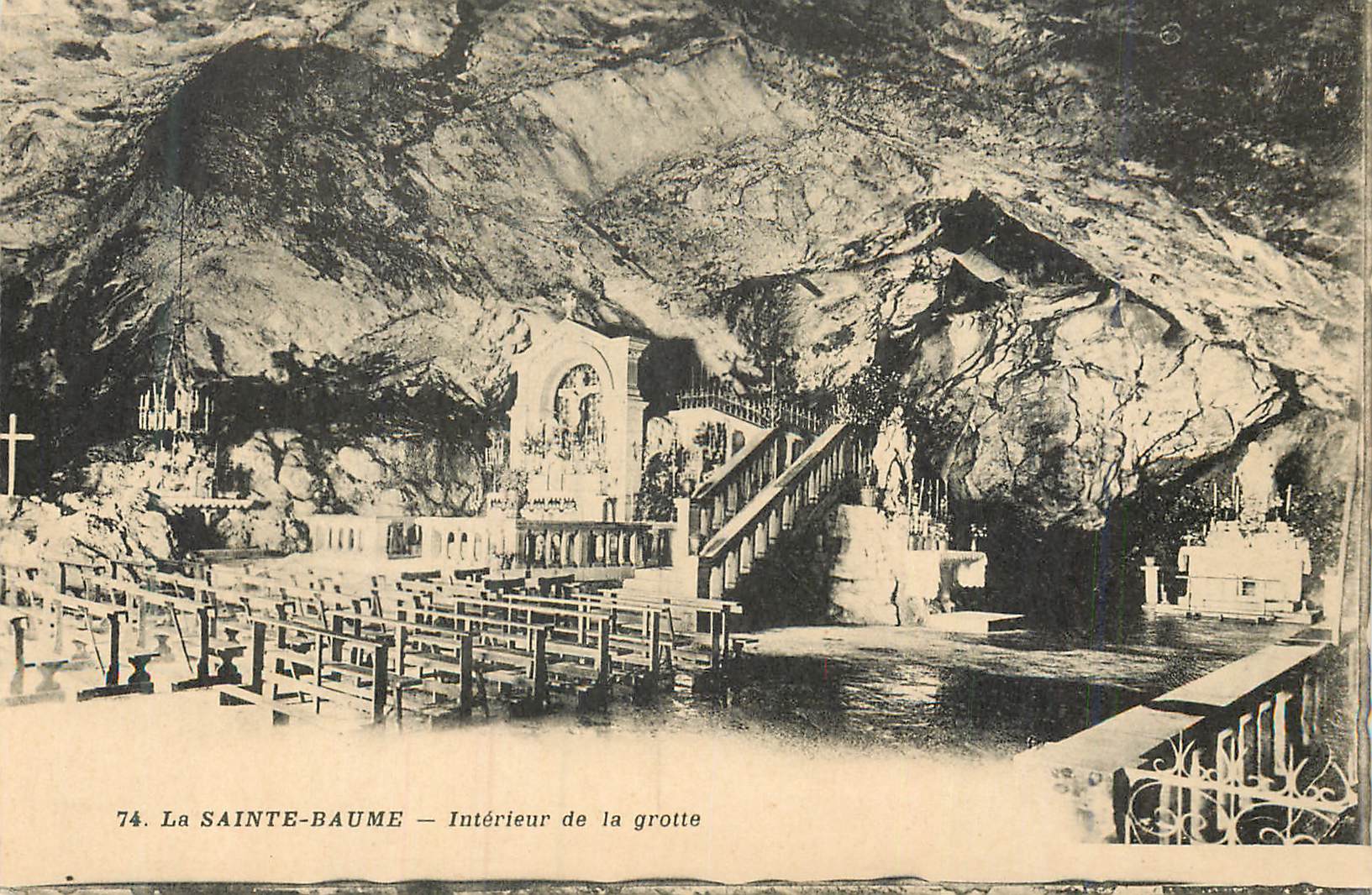 CPA La Sainte Baume Interieur de la Grotte