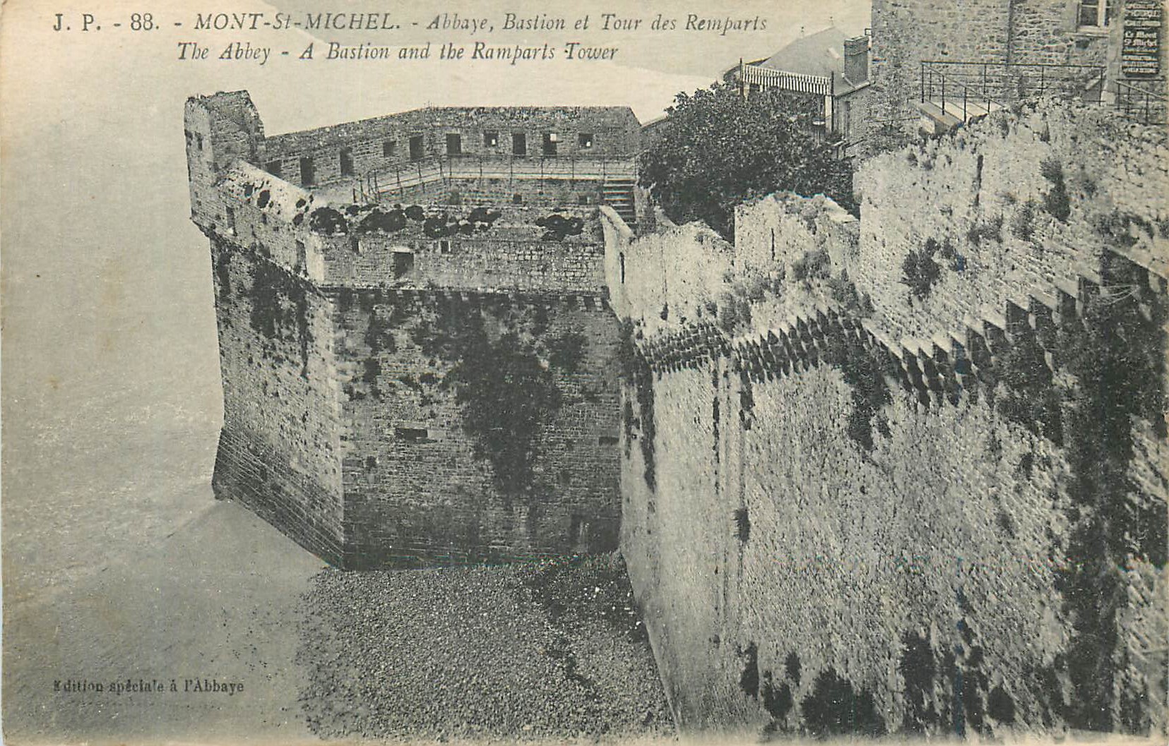 CPA Mont St Michel Abbaye Bastion et Tour des Remparts