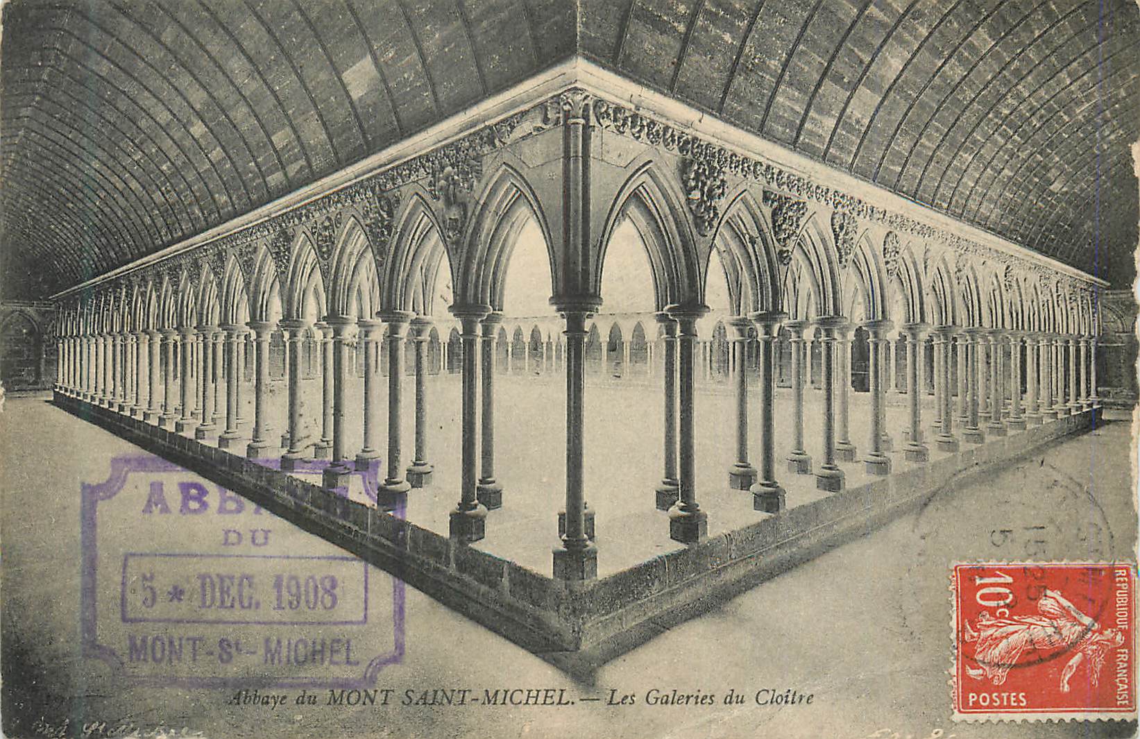 CPA Abbaye de Mont Saint Michel Les Galeries du Cloitre