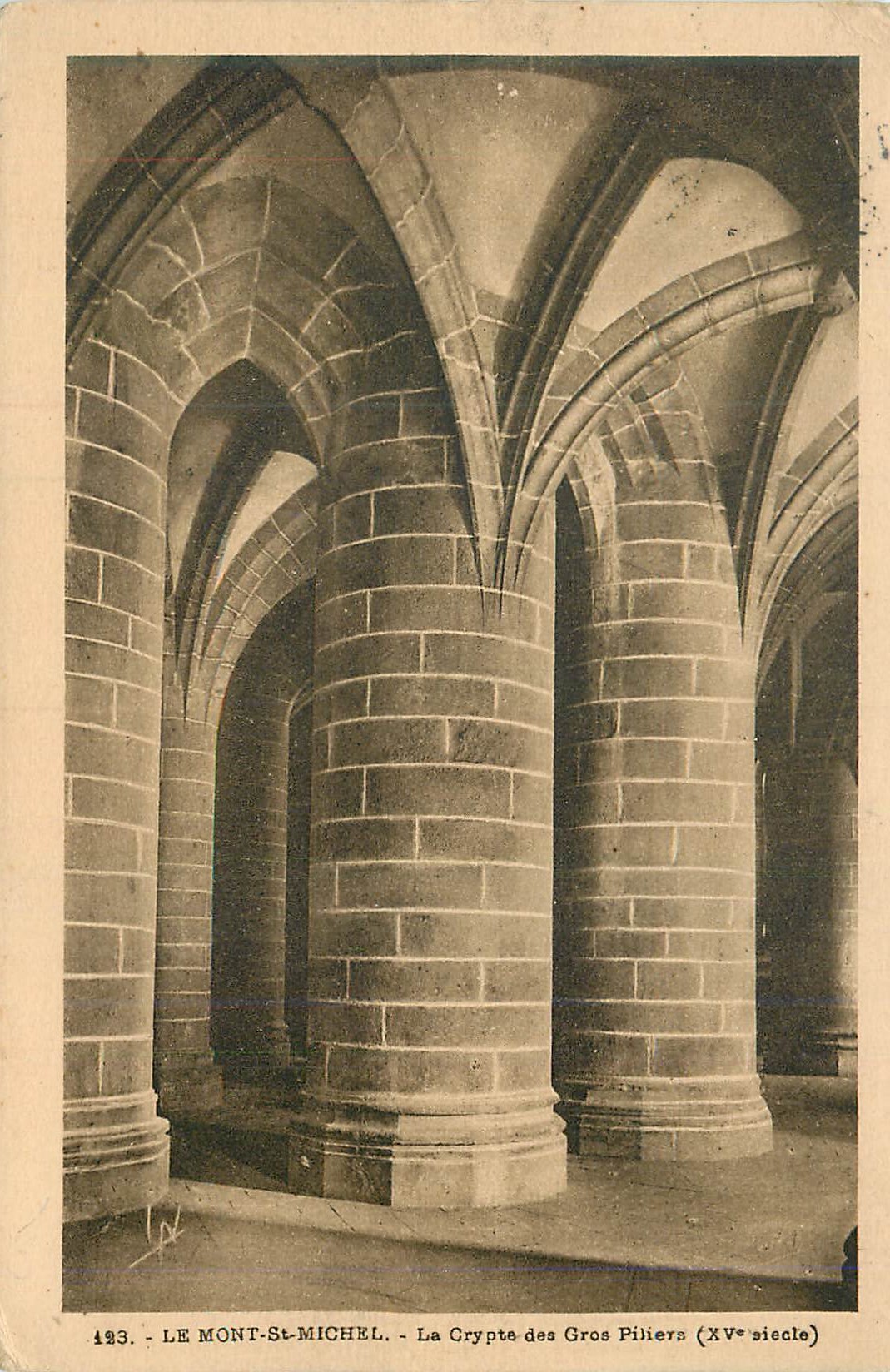 Le Mont-Saint-Michel — La Crypte des Gros Piliers (XVe siècle) — Éditeur : 193