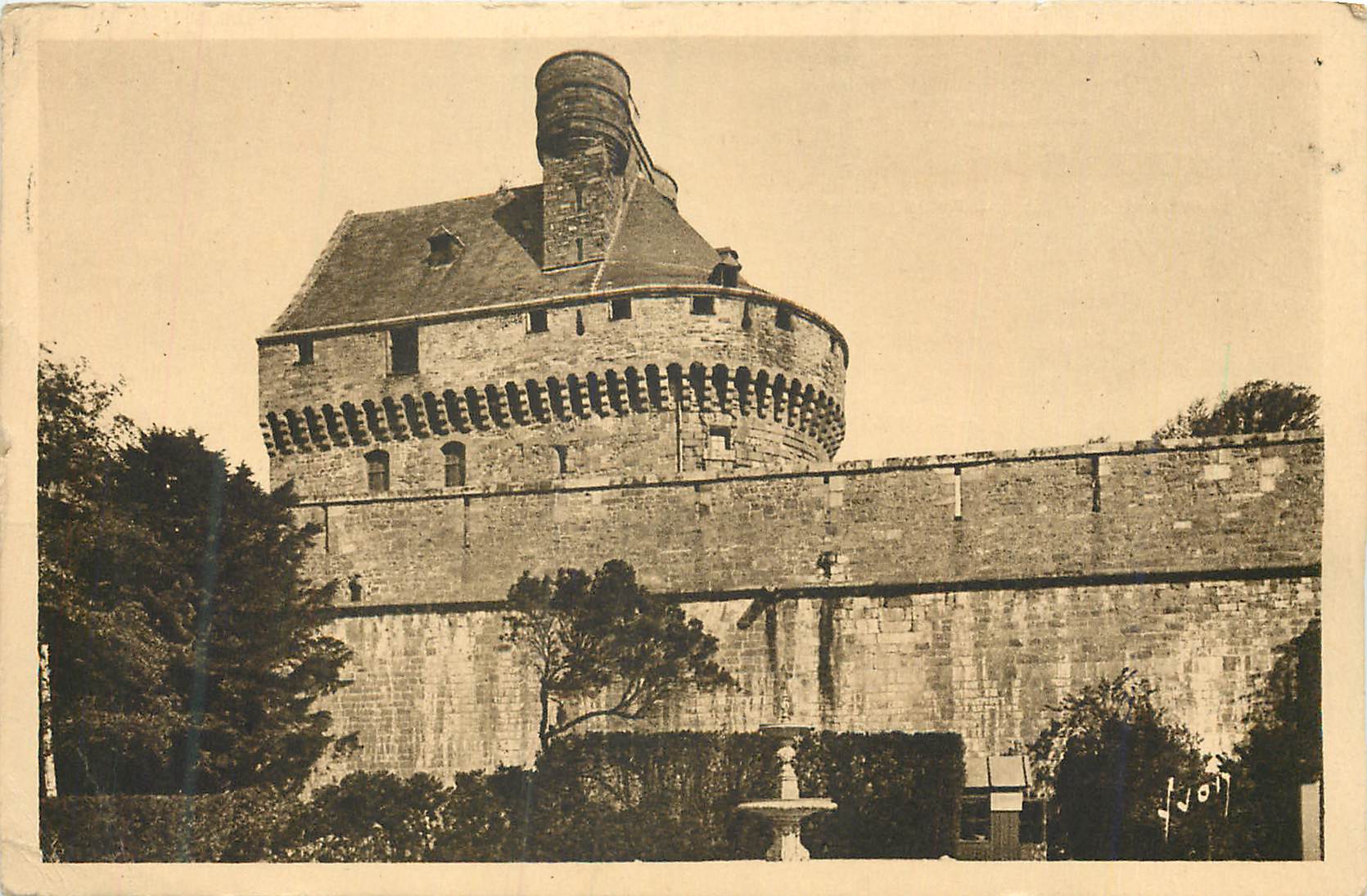 Château de la Roche — vue du donjon — J. Joy, n° 107