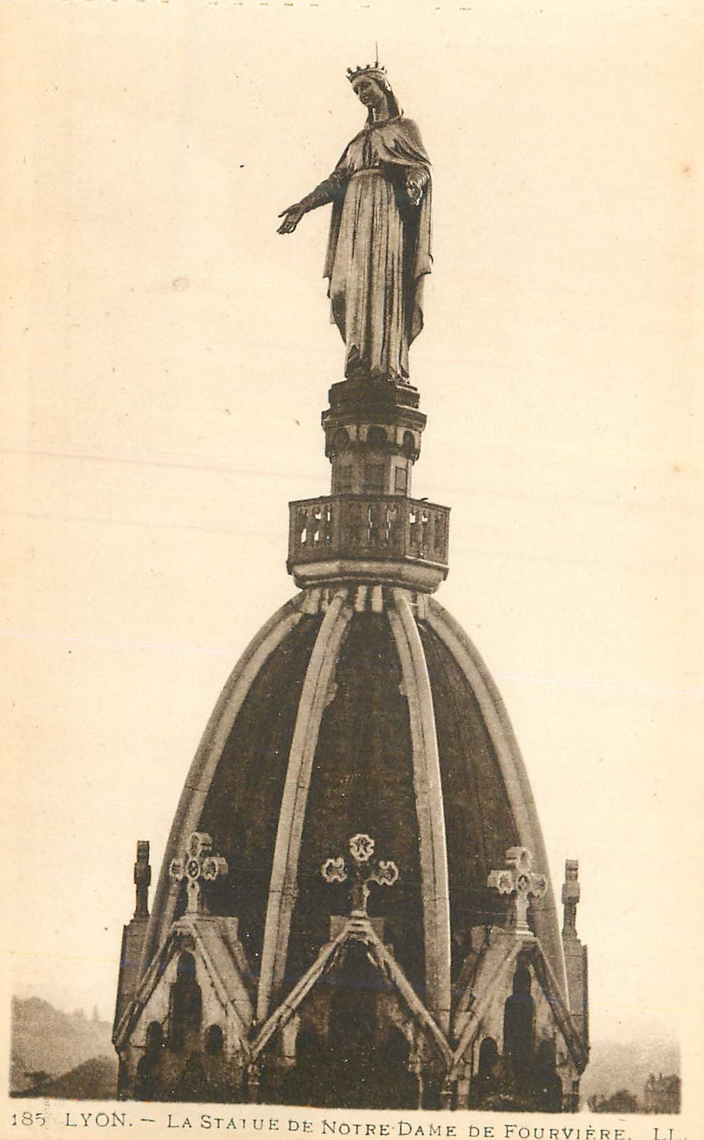 CPA Lyon La Statue de Notre Dame de Fourviere