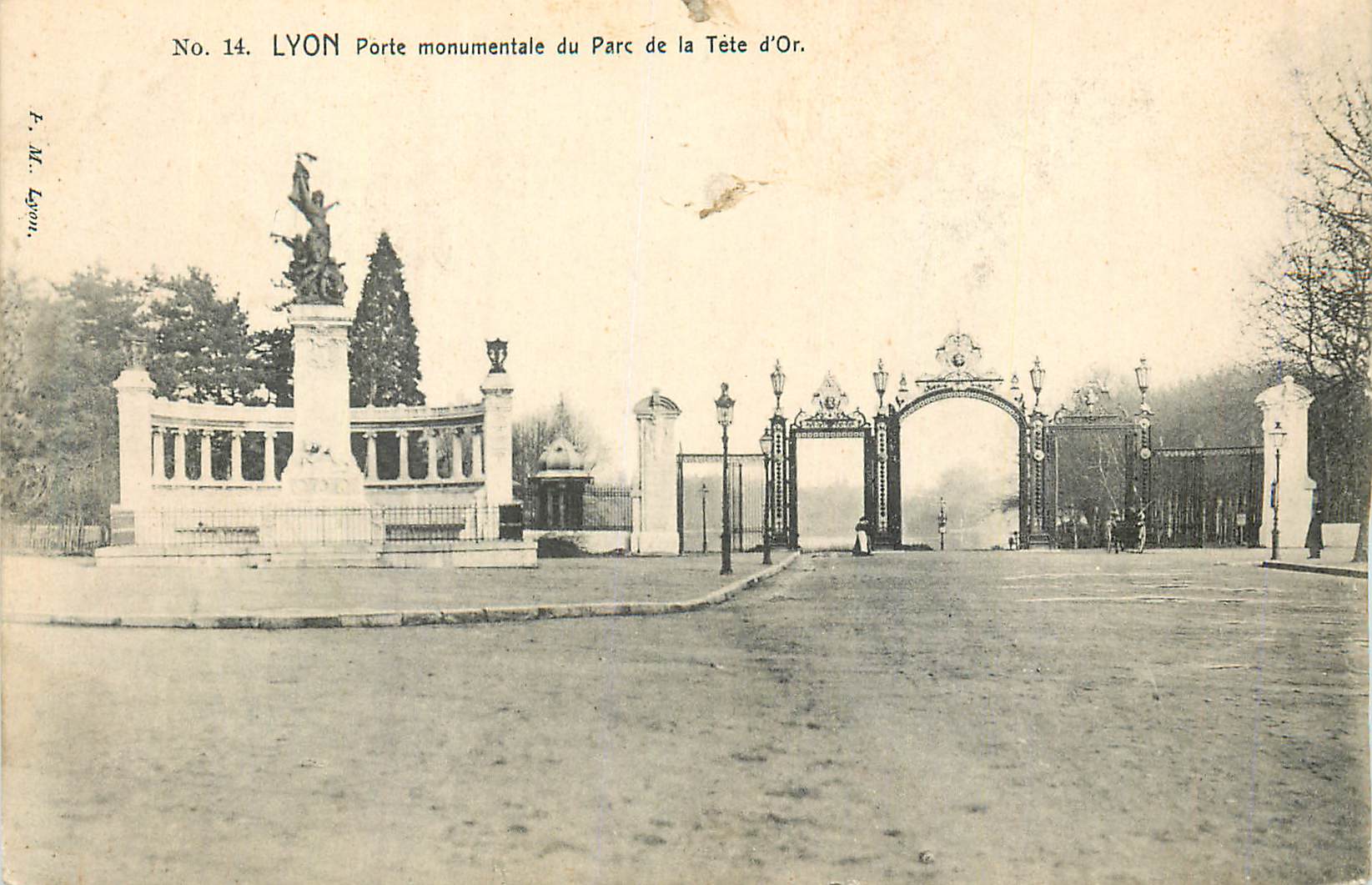 CPA Lyon Porte Monumentale du Parc de la Tete d'Or