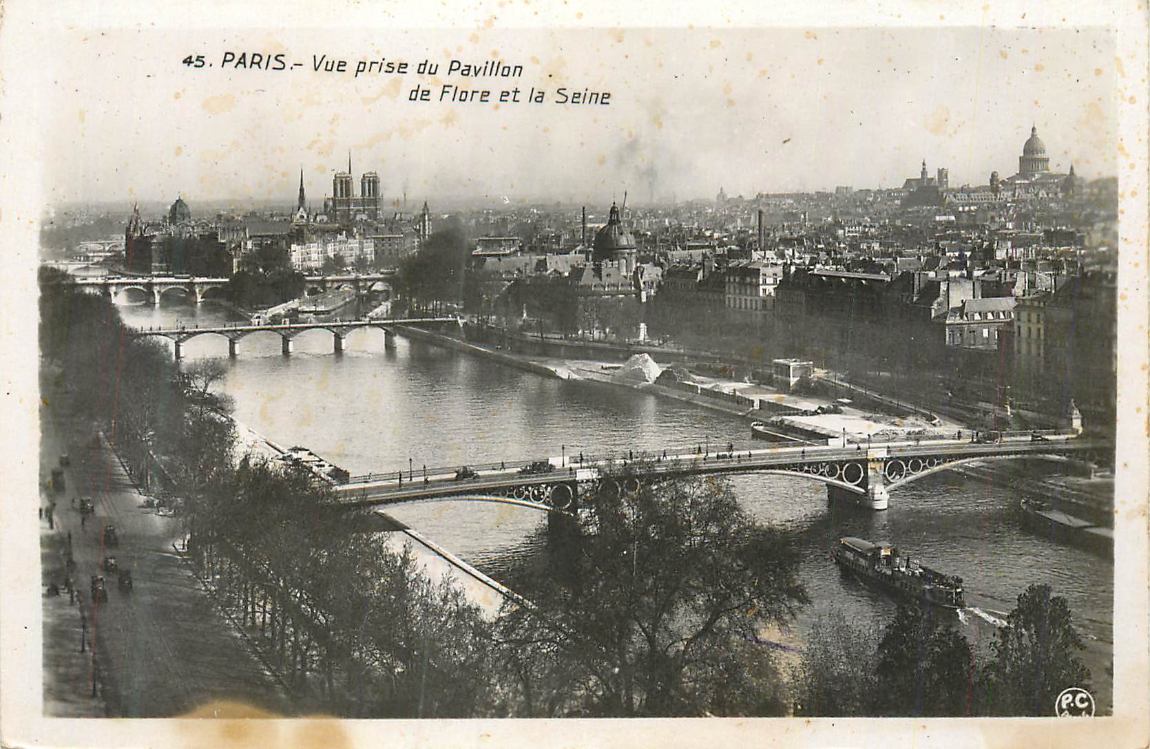 Paris — Vue prise du Pavillon de Flore et la Seine — PC