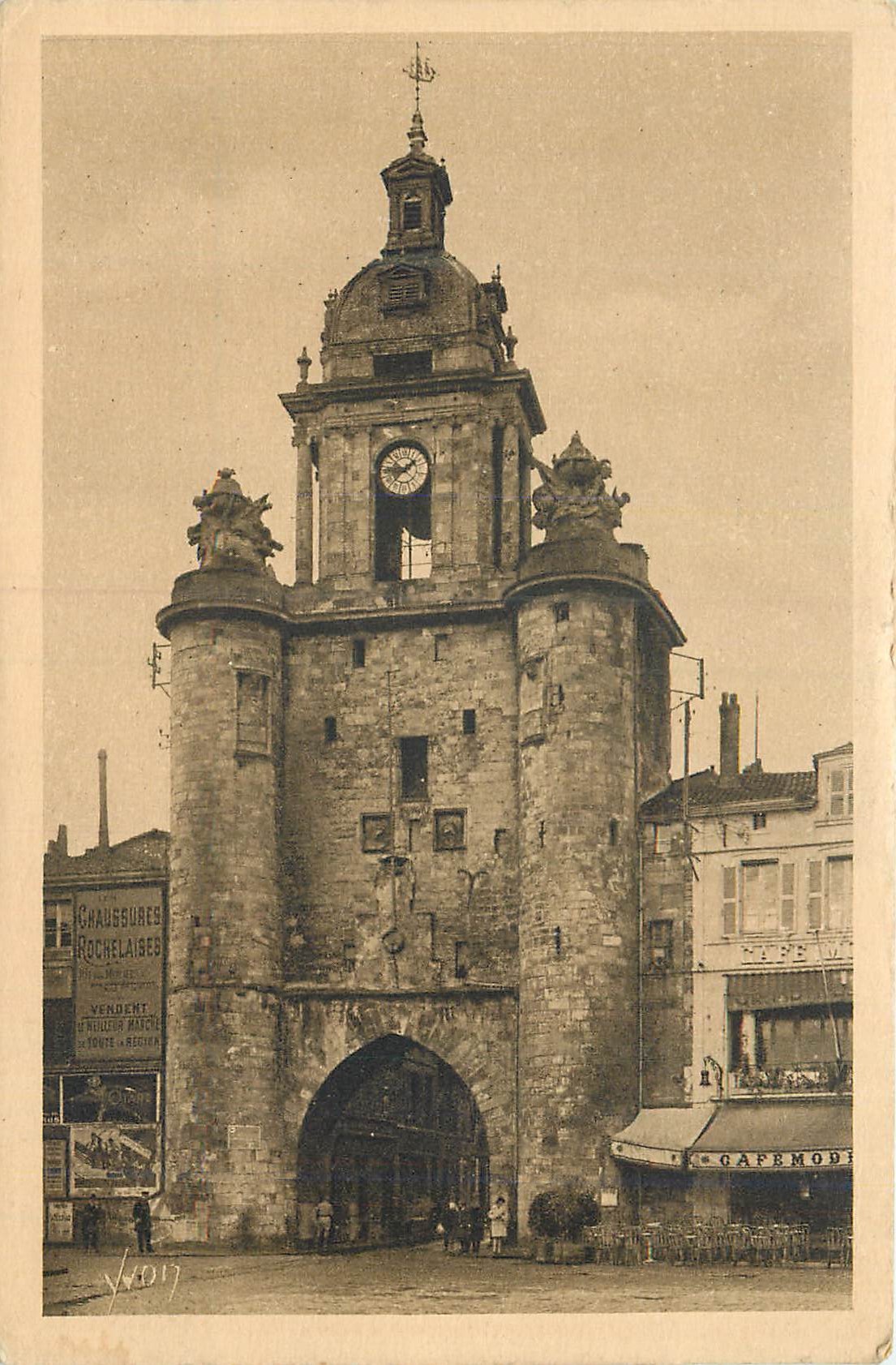 CPA La Rochelle Tour de la Grosse Horloge la Douce France