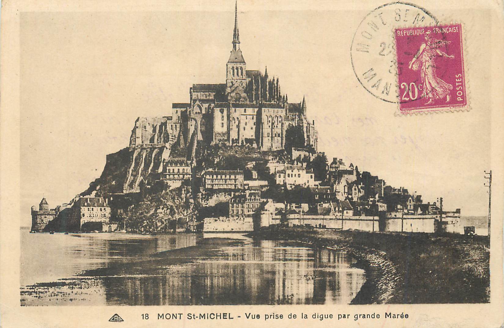 Mont Saint-Michel — Vue prise de la digue par grande marée — éditeur A.P.C. n°18