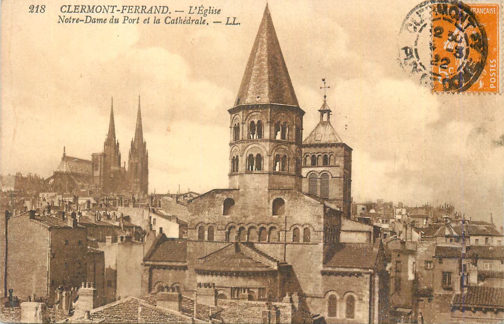 Clermont-Ferrand — L'Église Notre-Dame du Port et la Cathédrale — LL.