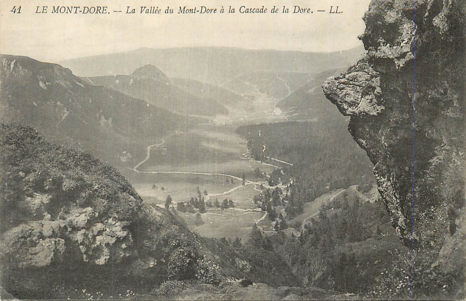CPA Le Mont Dore la Vallee du Mont Dore a la Cascade de la Dore
