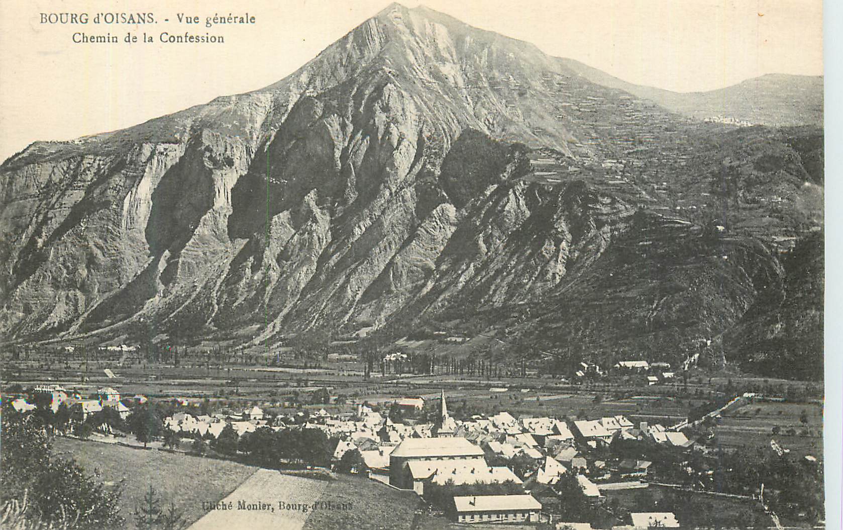 CPA Bourg d'Oisans Vue Generale Chemin de la Confession