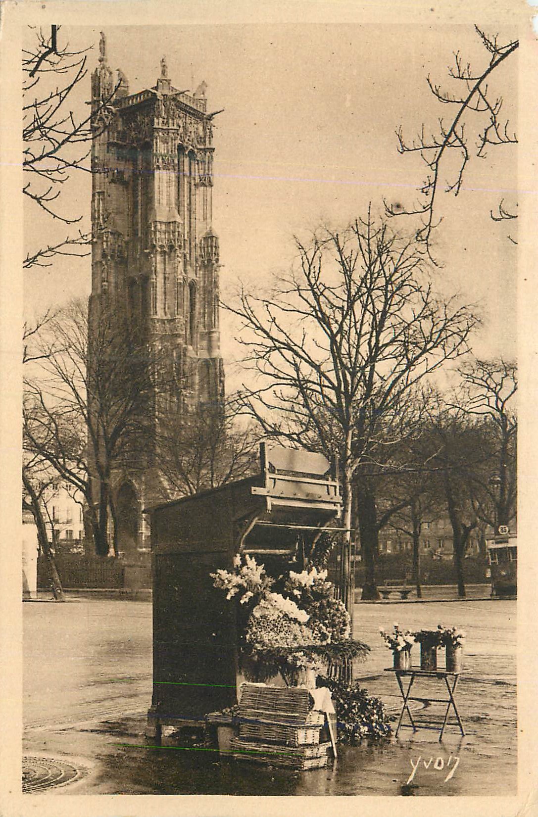 CPA Paris en Flanant la Tour St Jacques