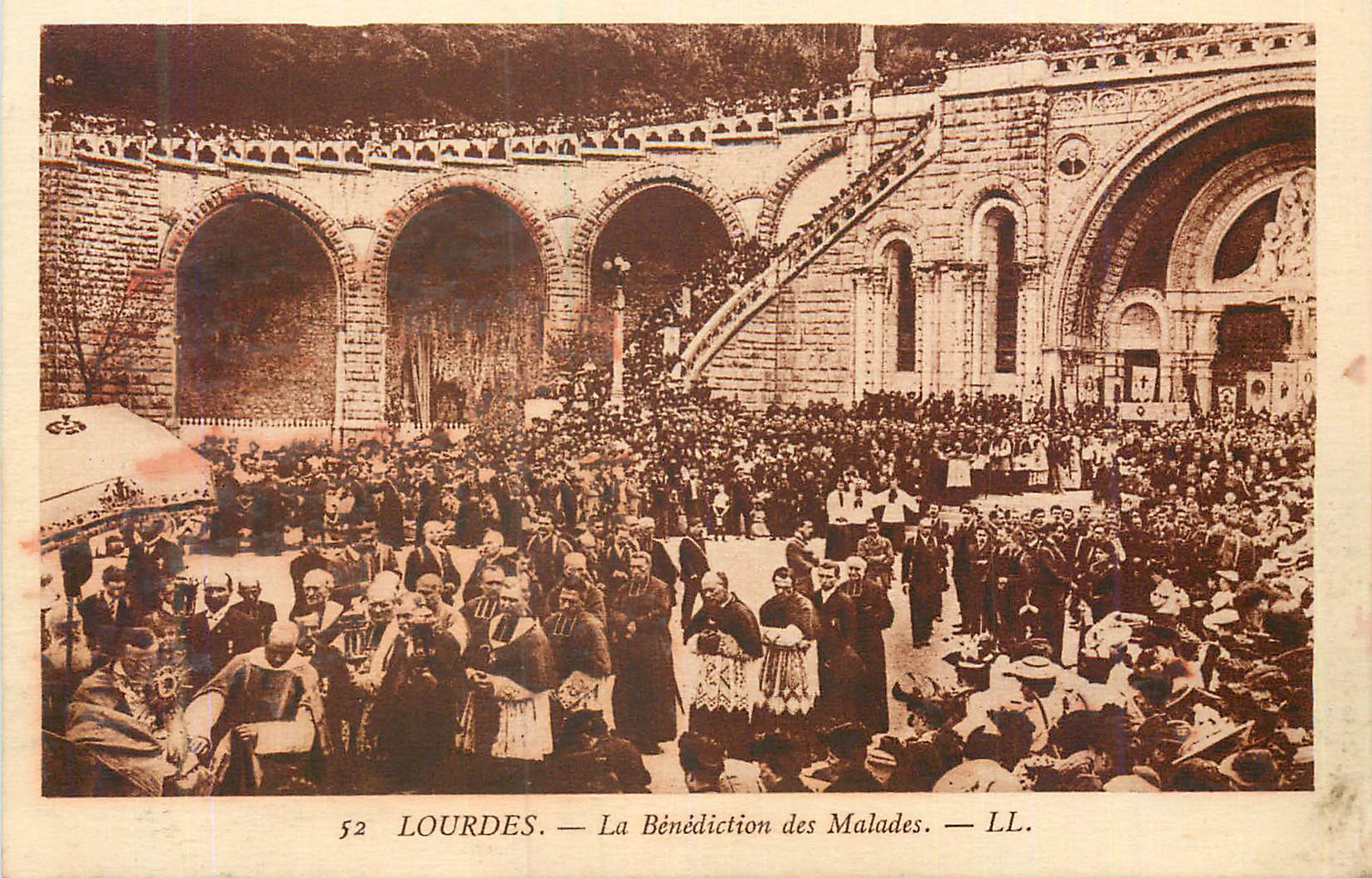 CPA Lourdes la Benediction des Malades