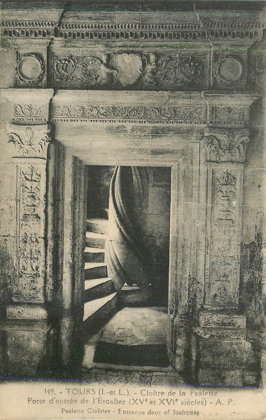 CPA Tours (I et L) Cloitre de la Psalette Porte d'entree de l'Escalier (XVe et XVIe Siecles)