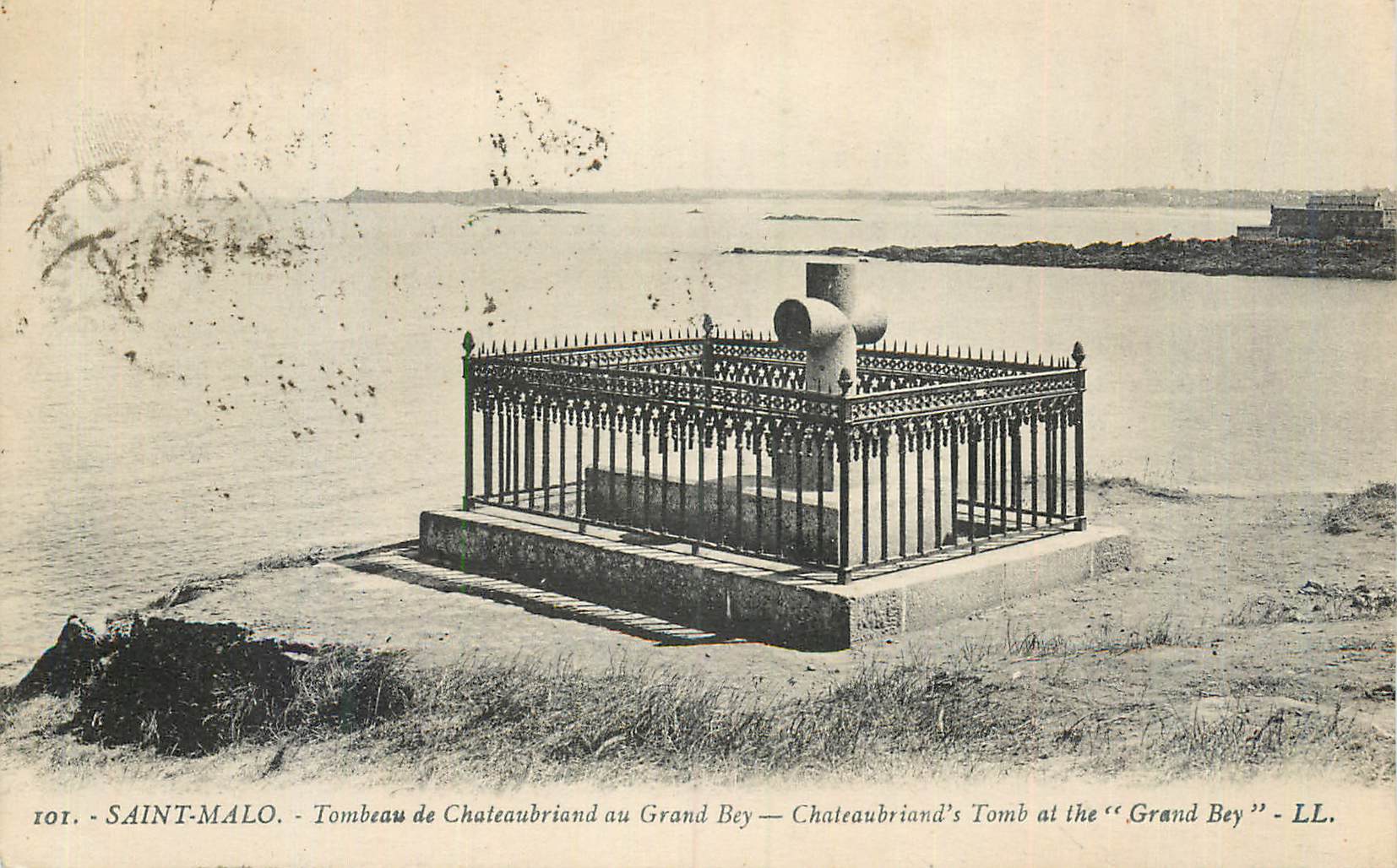 Saint-Malo — Tombeau de Chateaubriand au Grand Bey — LL. — N° 101