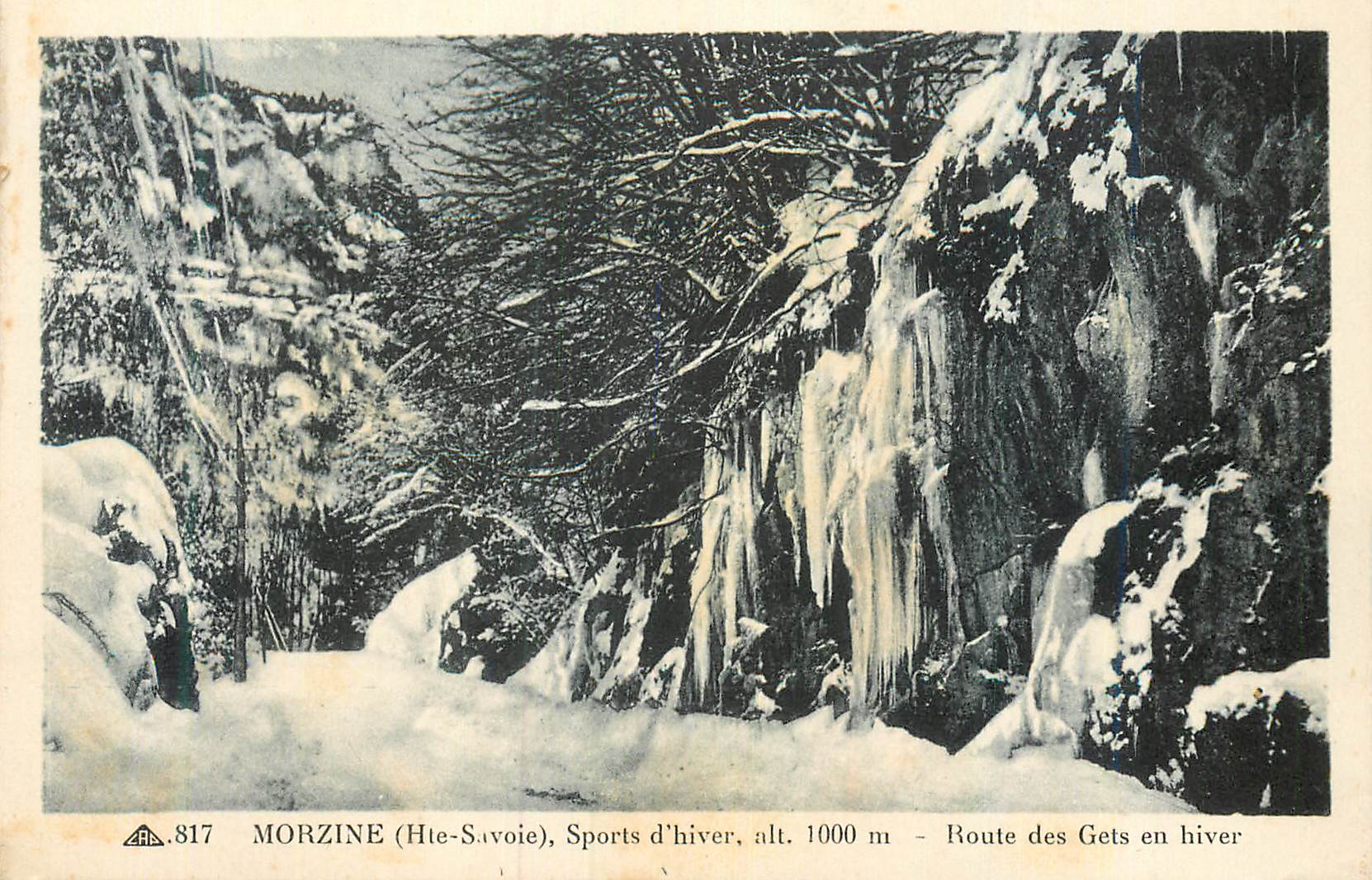 CPA Morzine (Hte Savoie) Sports d'Hiver alt 1000 m Route des Gets en Hiver