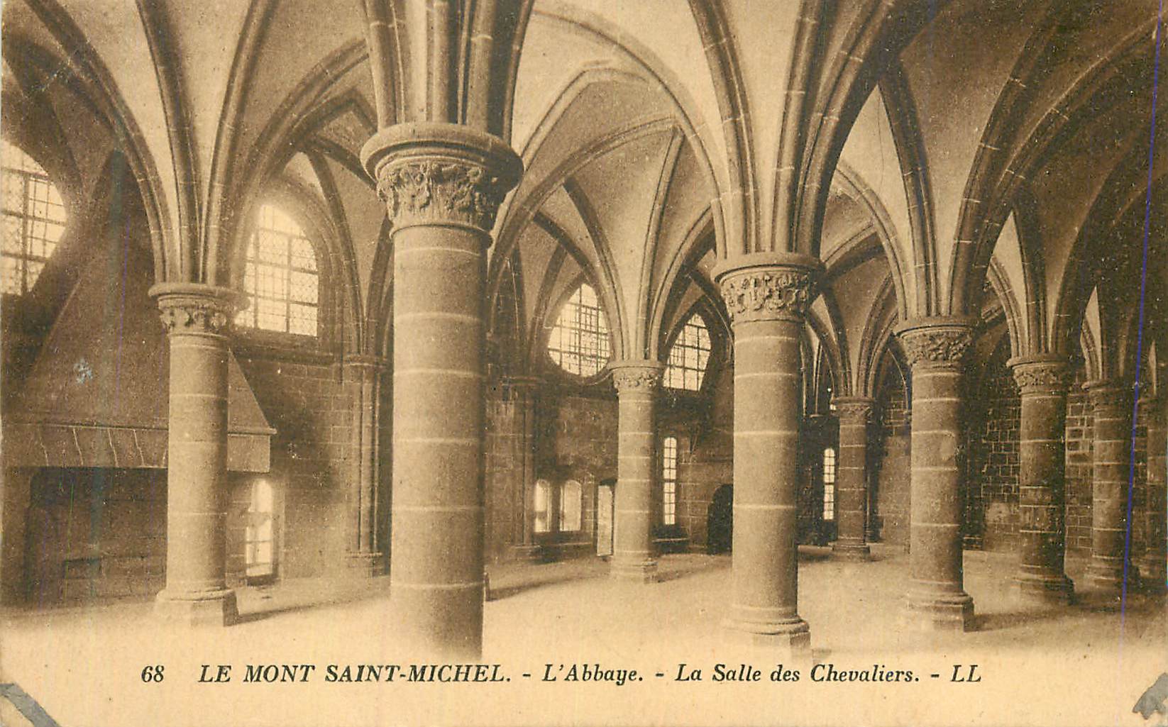 CPA Le Mont Saint Michel L'Abbaye La Salle des Chevaliers