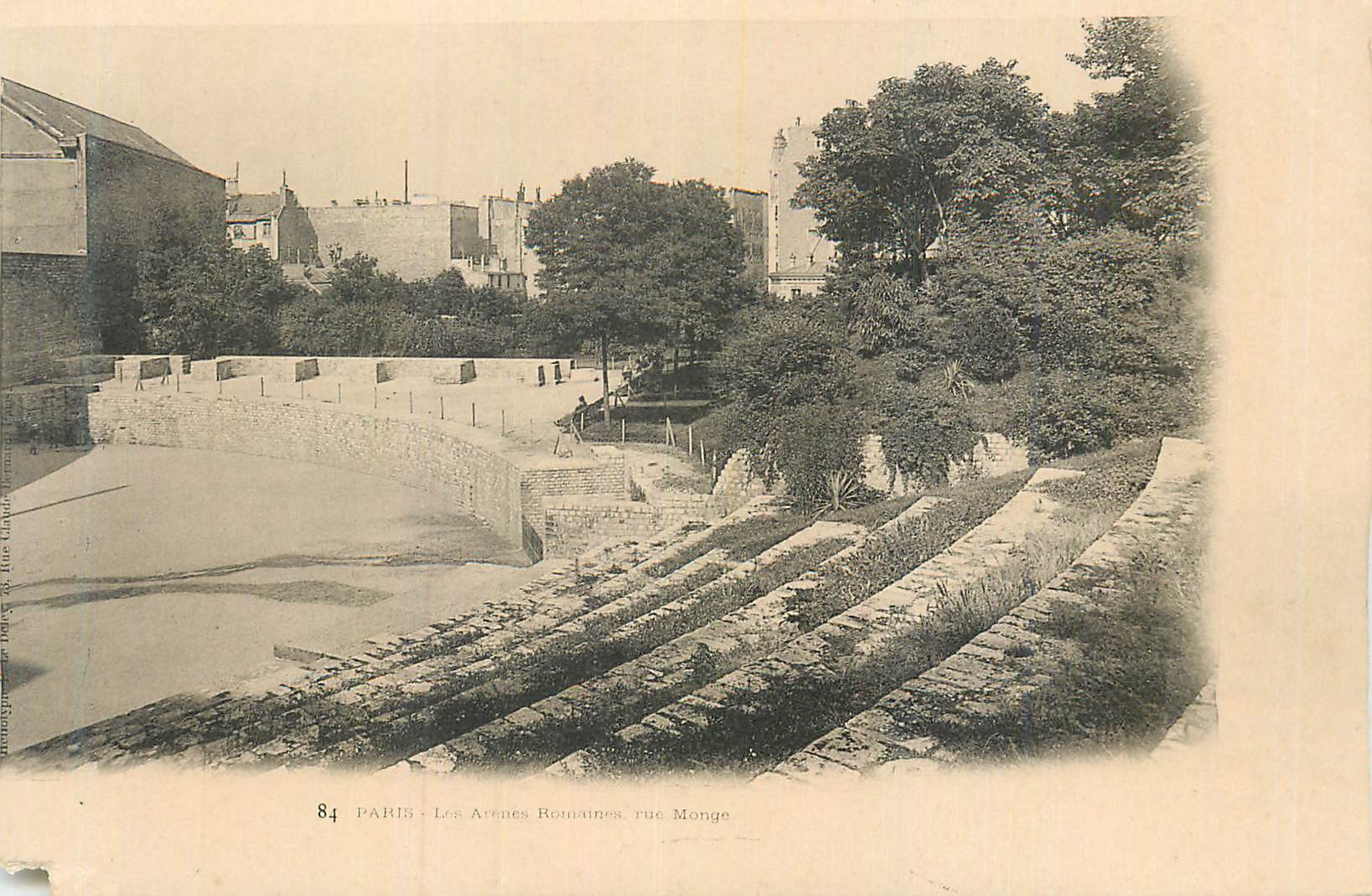 CPA Paris Les arenes romaines Rue Monge