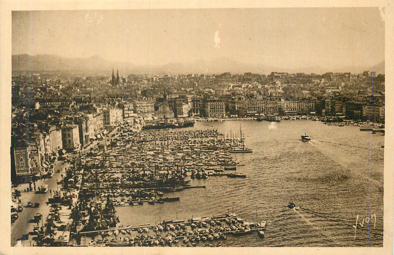 CPA Marseille (Bouches du Rhone) Le Vieux Port