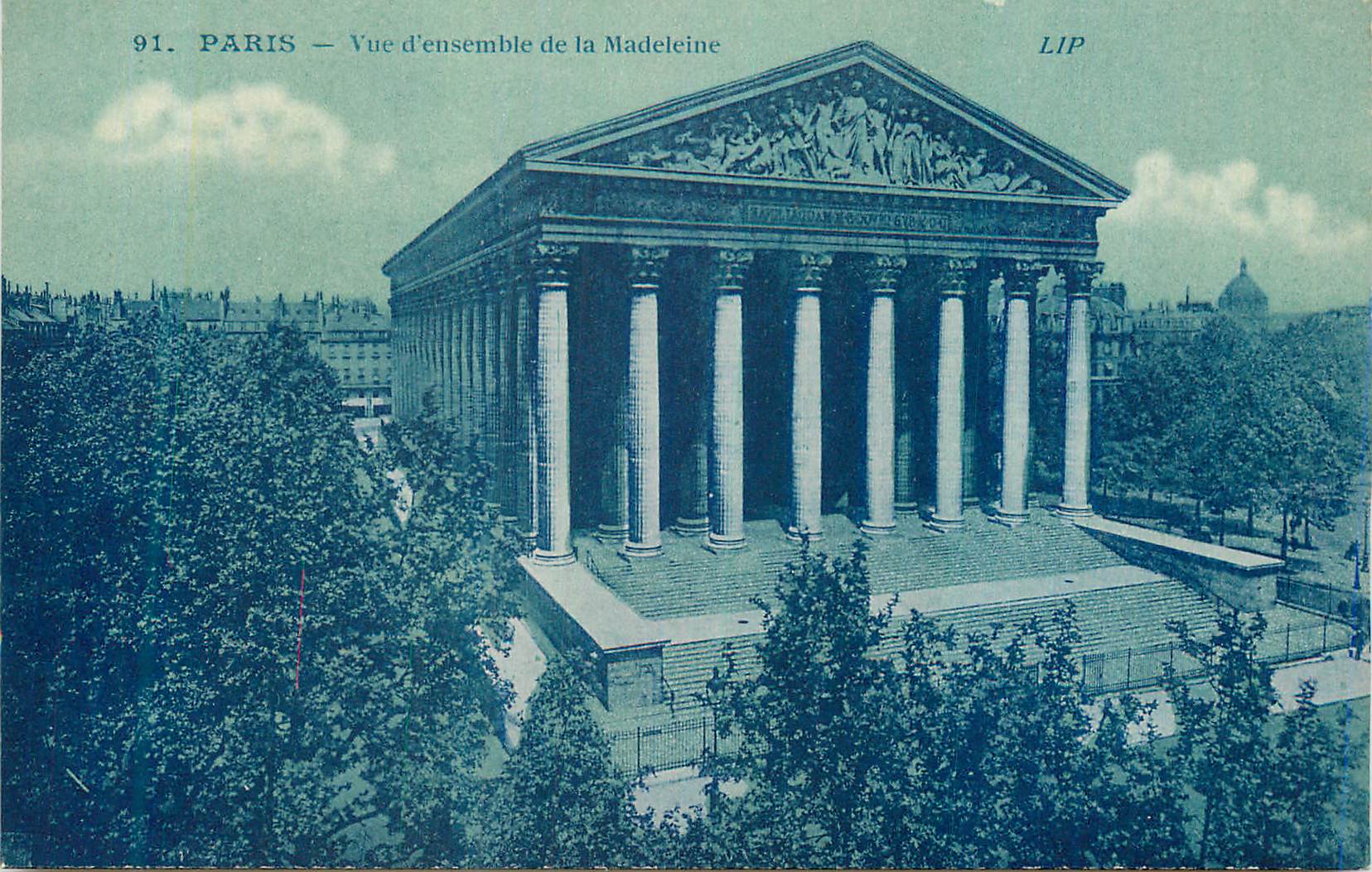 CPA Paris Vue d'Ensemble de la Madeleine