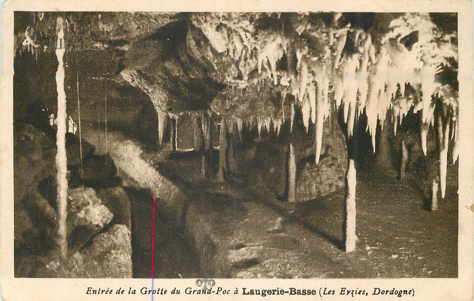 Eingang zur Grotte Grand-Poc in Laugerie-Basse (Les Eyries, Dordogne)