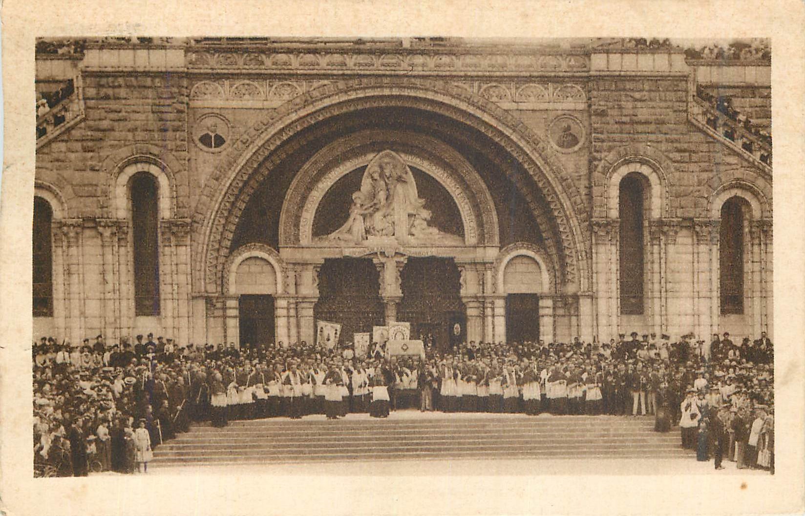 CPA Lourdes Entree du Rosaire Benediction du Tres St Sacrement
