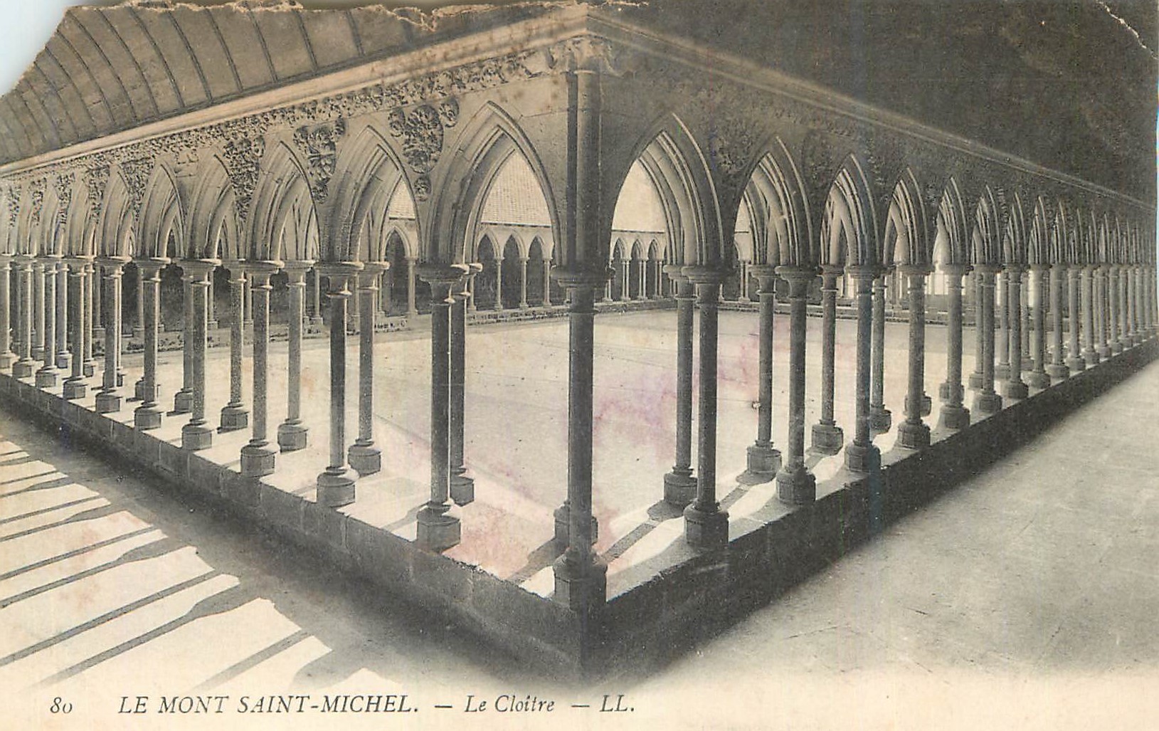 CPA Le Mont Saint Michel Le Cloitre