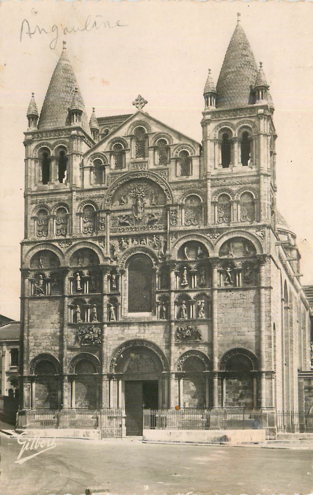 CPM Angouleme Facade de la Cathedrale St Pierre (XIIe Siecle)