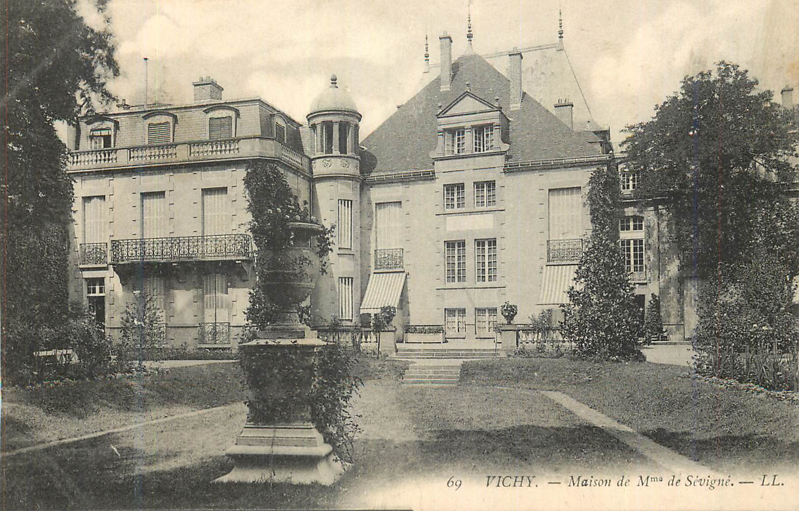 CPA Vichy Maison de Mme de Sevigne