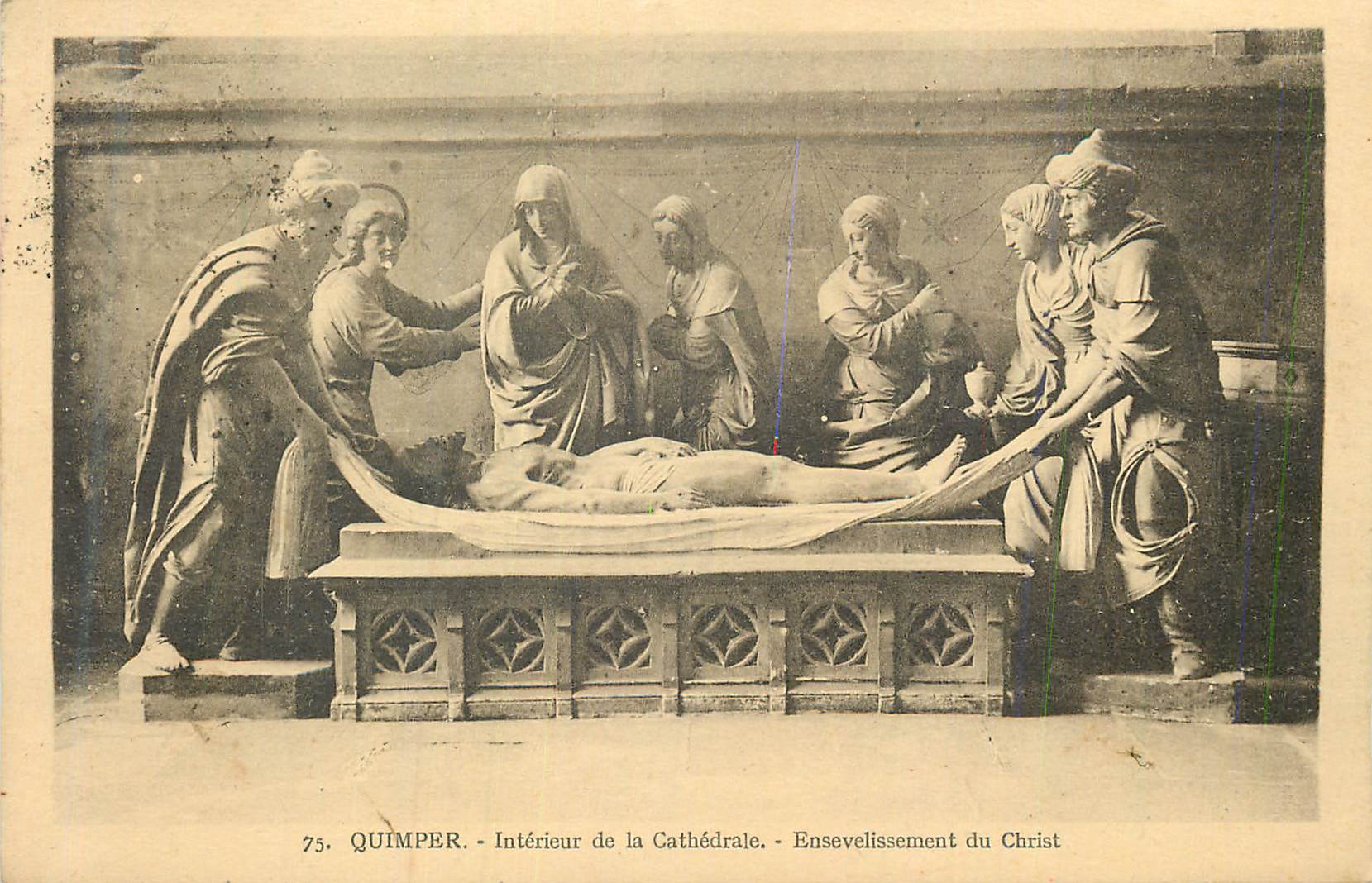 CPA Quimper Interieur de la Cathedrale Ensevelissement du Christ
