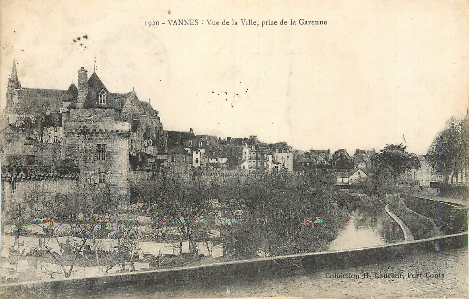 CPA Vannes Vue de la Ville prise de la Garenne