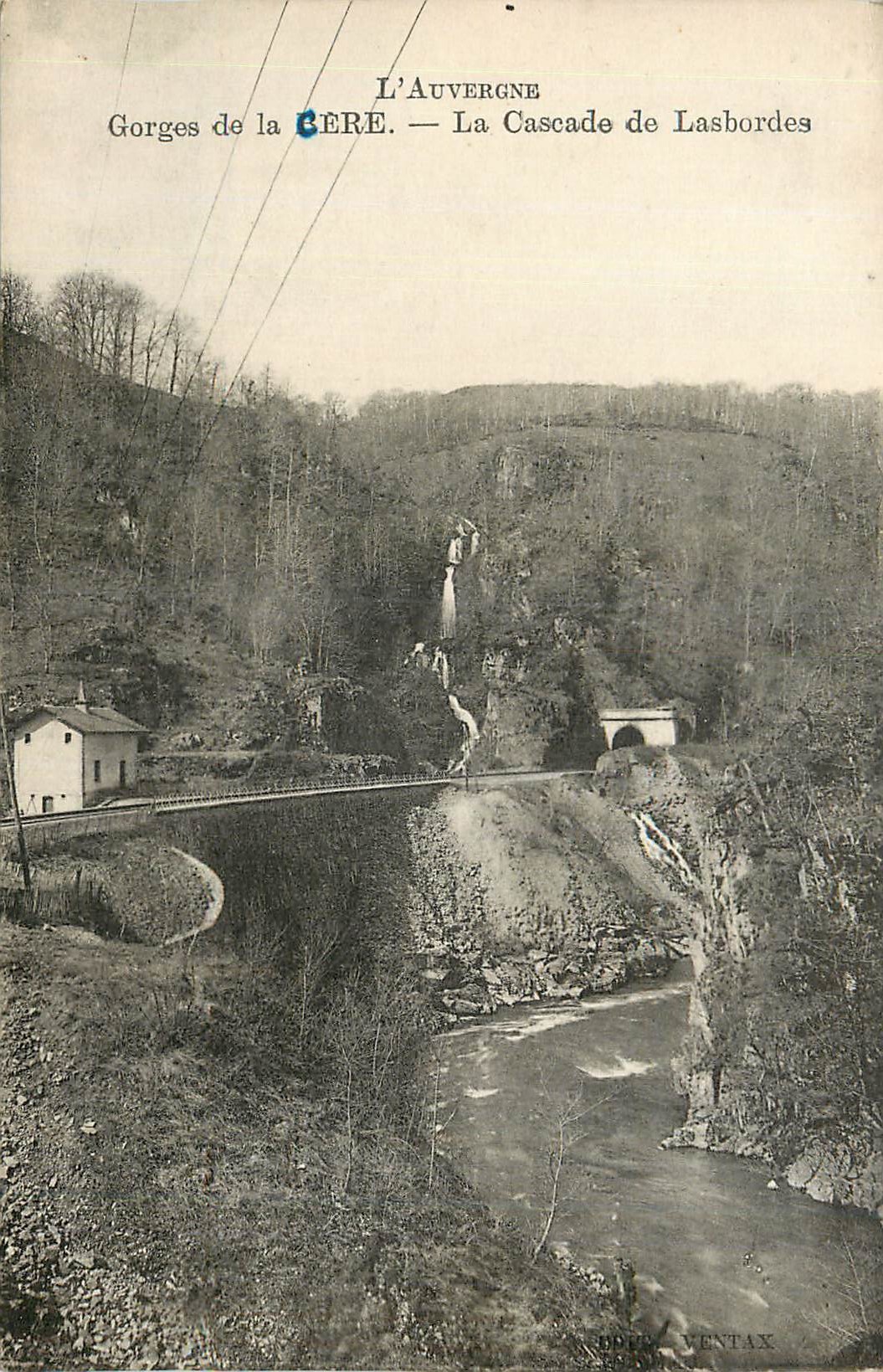 CPA Gorges de la Cere L'Auvergne La Cascade de Lasbordes