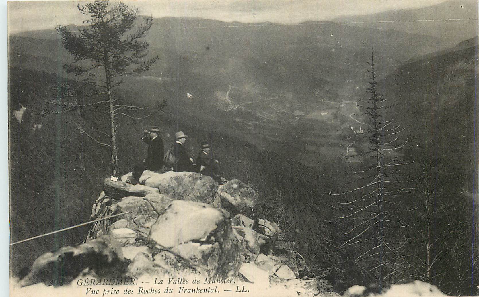 CPA Gerardmer La Vallee de Munster Vue prise des Roches du Frankental