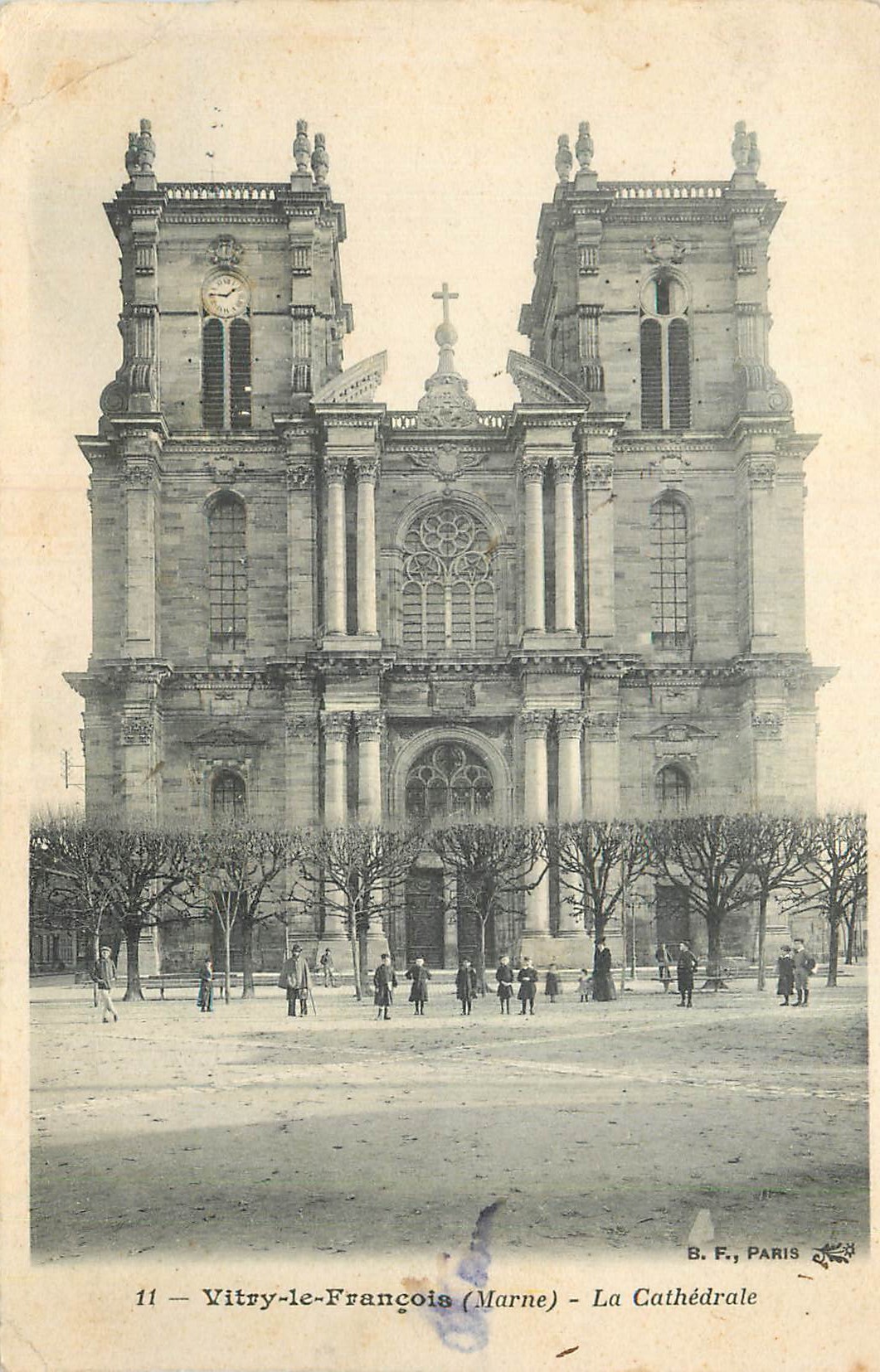 CPA Vitry le Francois (Marne) La Cathedrale