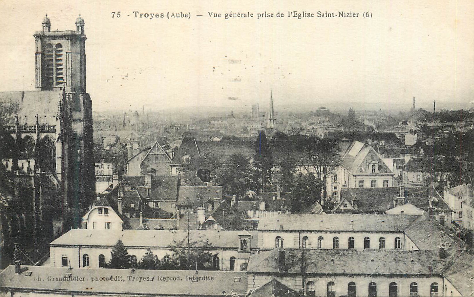 Troyes (Aube) — Vue générale prise de l'Église Saint-Nizier (6)