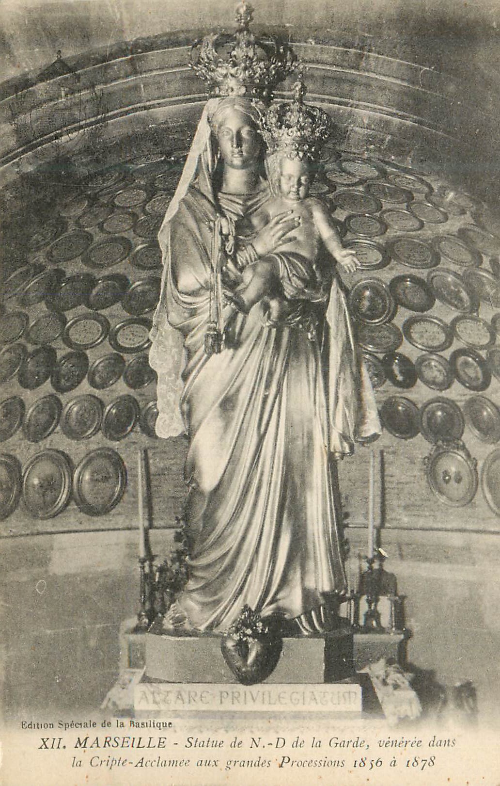 CPA Marseille Statue de N D de la Garde Veneree dans la Cripte