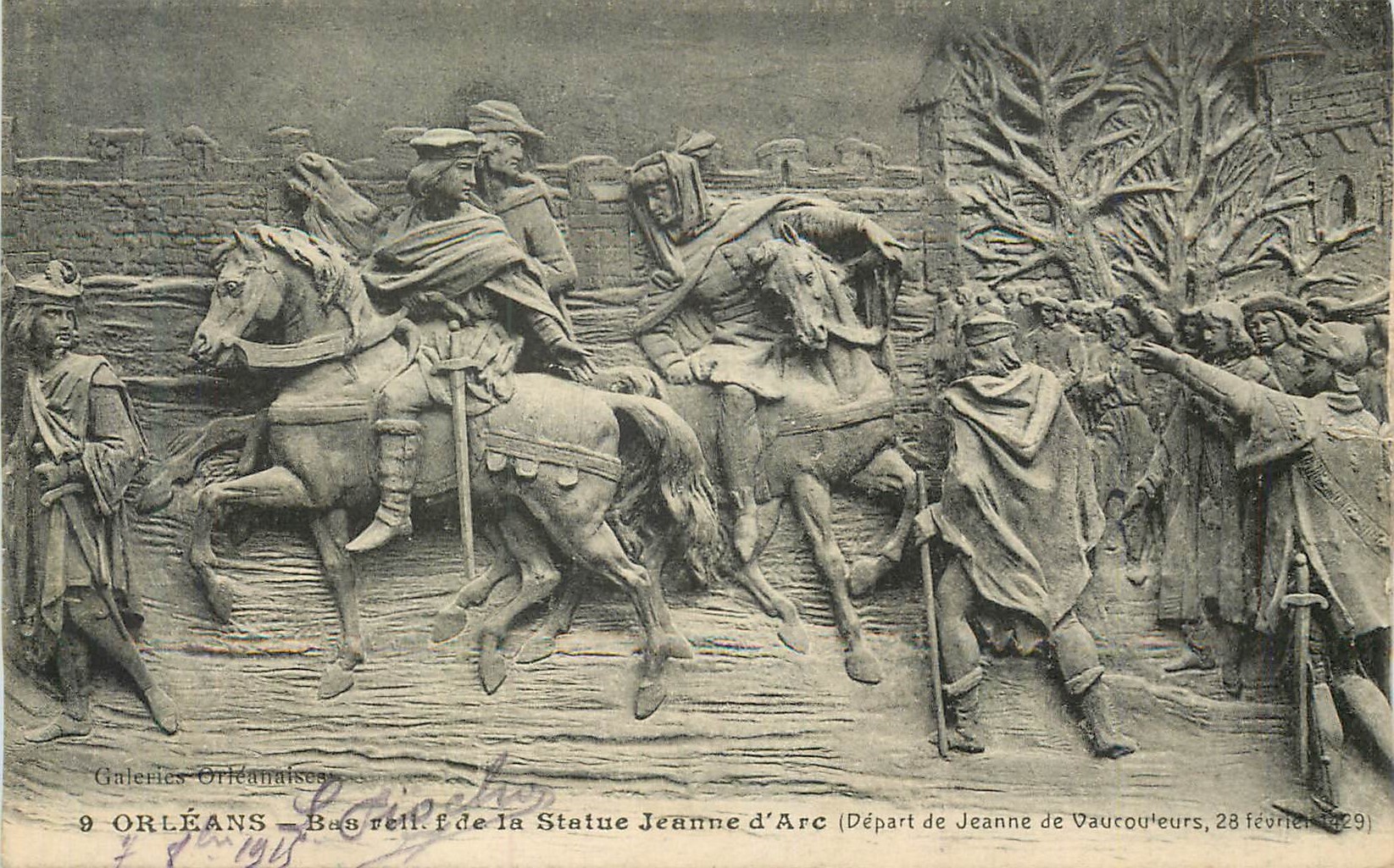 CPA Orleans Bas Reliefs de la Statue Jeanne d'Arc (Depart de Jeanne de Vaucouleurs)
