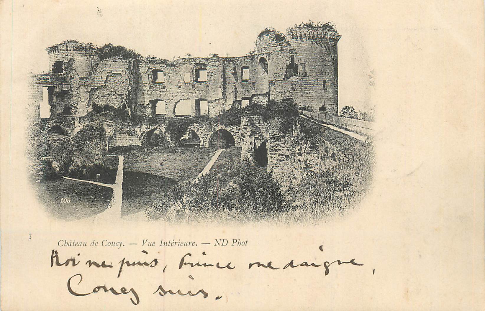 CPA Chateau de Coucy Vue Interieure (carte 1900)
