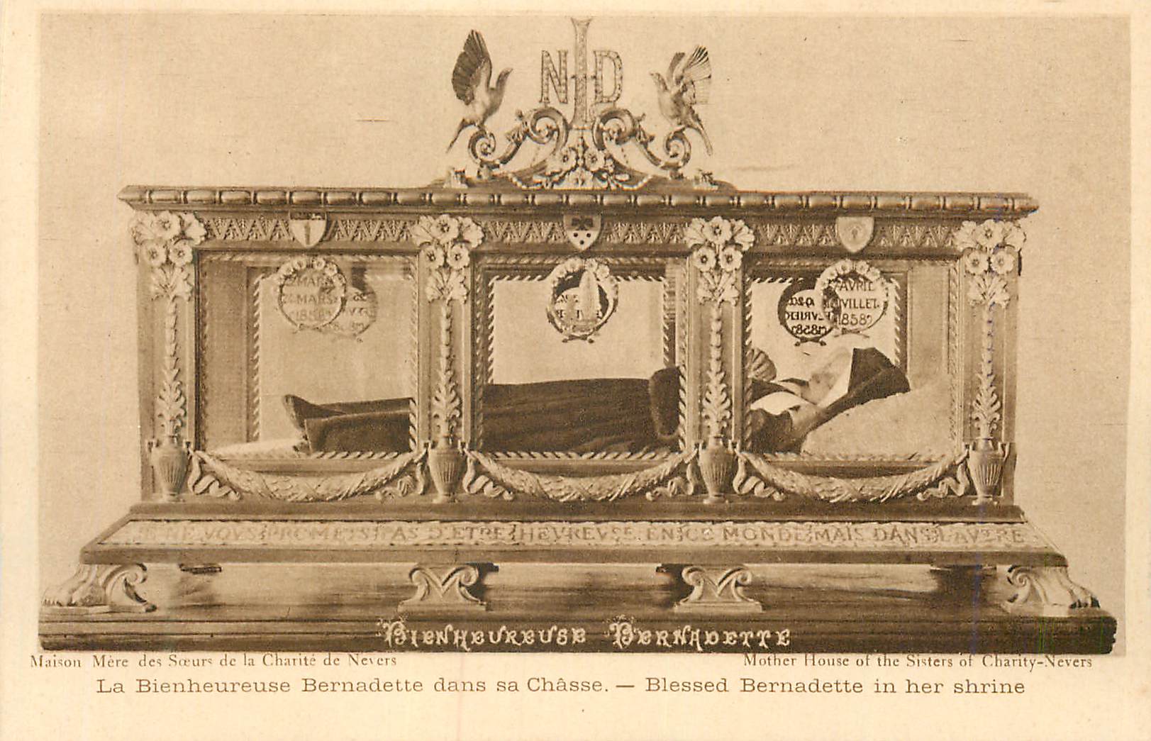 CPA Maison Mere des Soeurs de la Charite de Nevers La Bienheureuse Bernadette dans sa Chasse